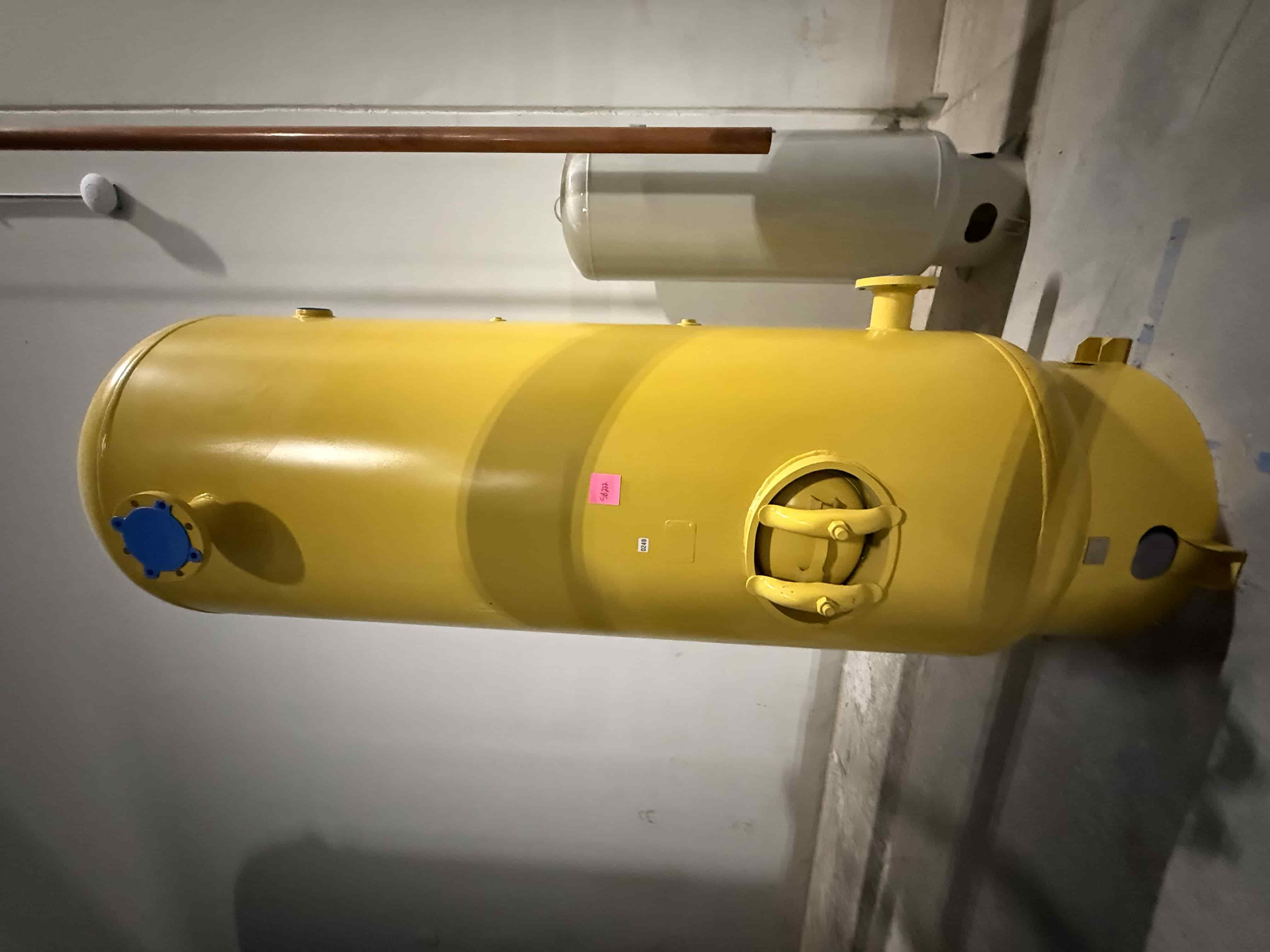 Vertical Compressed Air Receiver Tank – 200-Gallon Steel Vessel (SN: 2593, Yellow Finish)