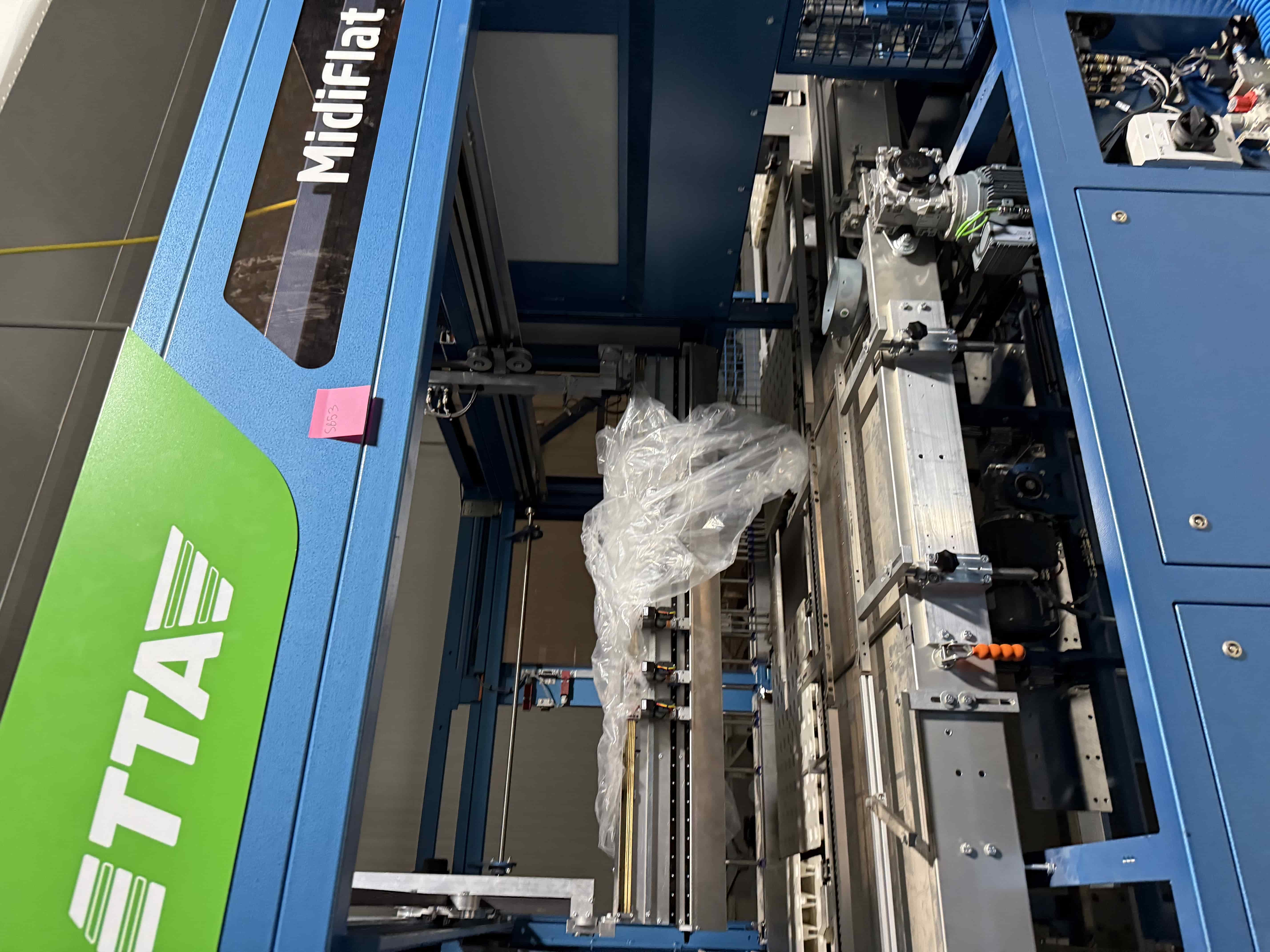 TTA Midi Transplanter with Full Conveyor Line and TLF S-DIAS Loader