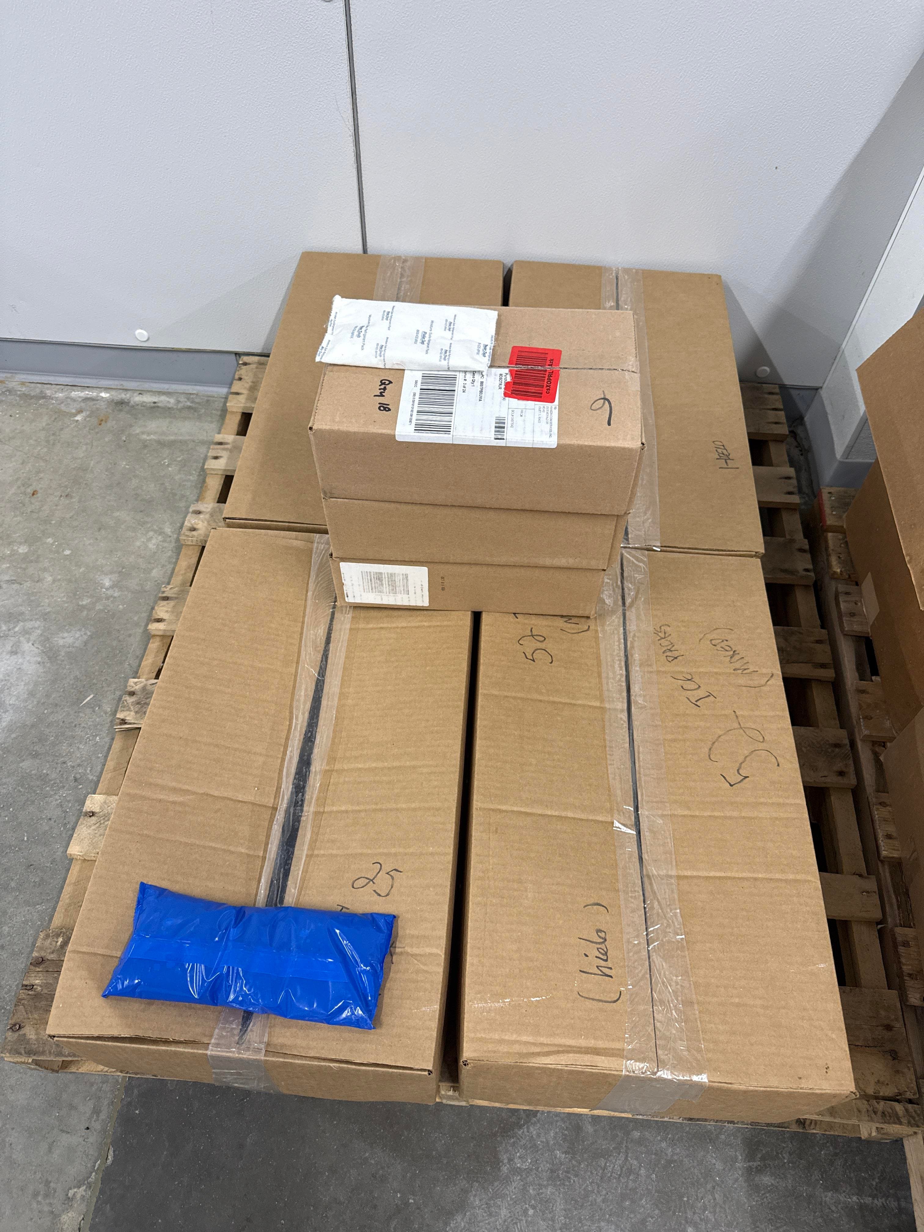 Bulk Lot Reusable Gel Ice Packs and Cold Shipping Packs