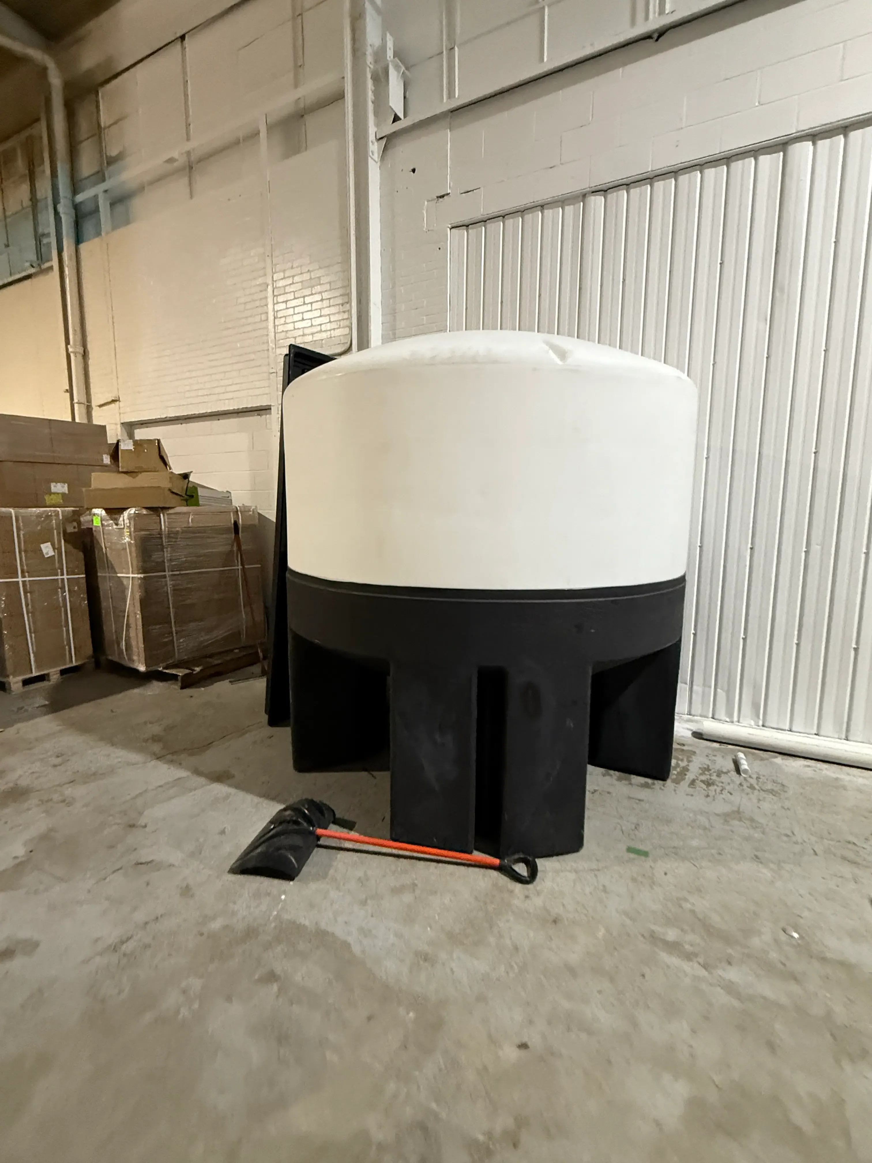 Kentucky Tank 1600 Gallon Poly Water Storage Tank Plastic Industrial Vertical Cone Bottom