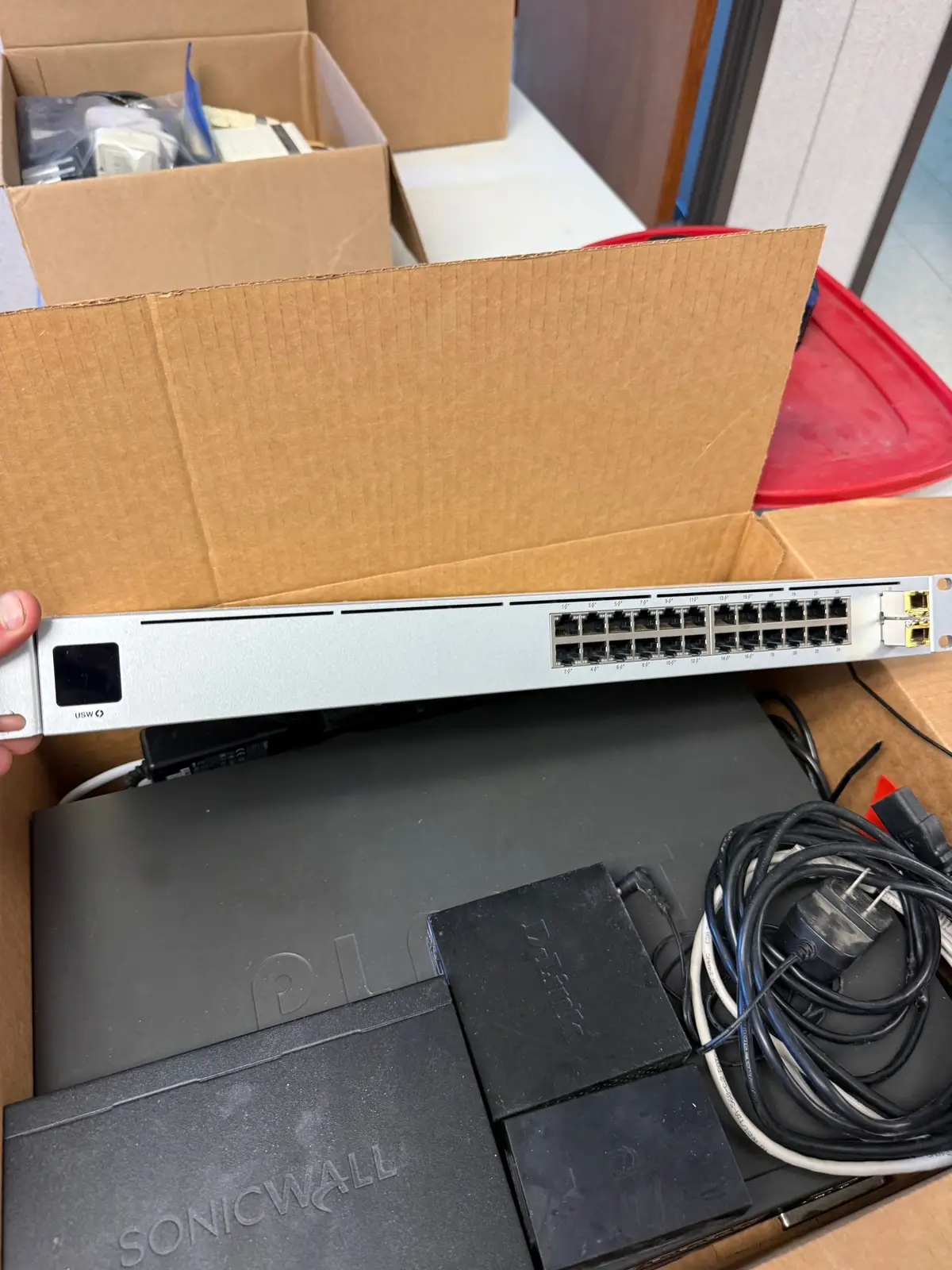 Ubiquiti UniFi USW-24-PoE (Gen2) 24-Port Gigabit PoE+ Managed Switch
