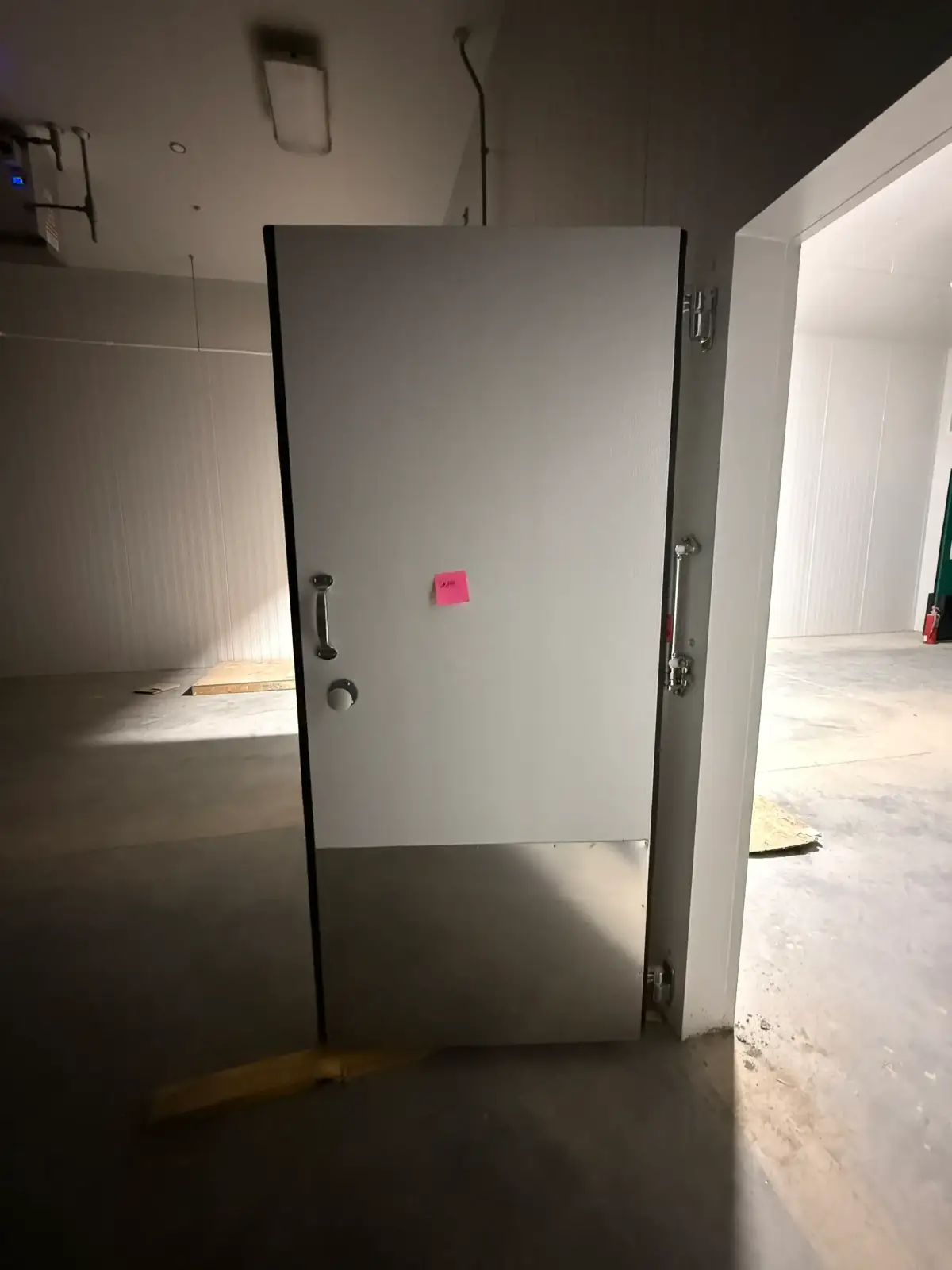 Walk-In Cooler / Freezer Insulated Swing Door with Hardware