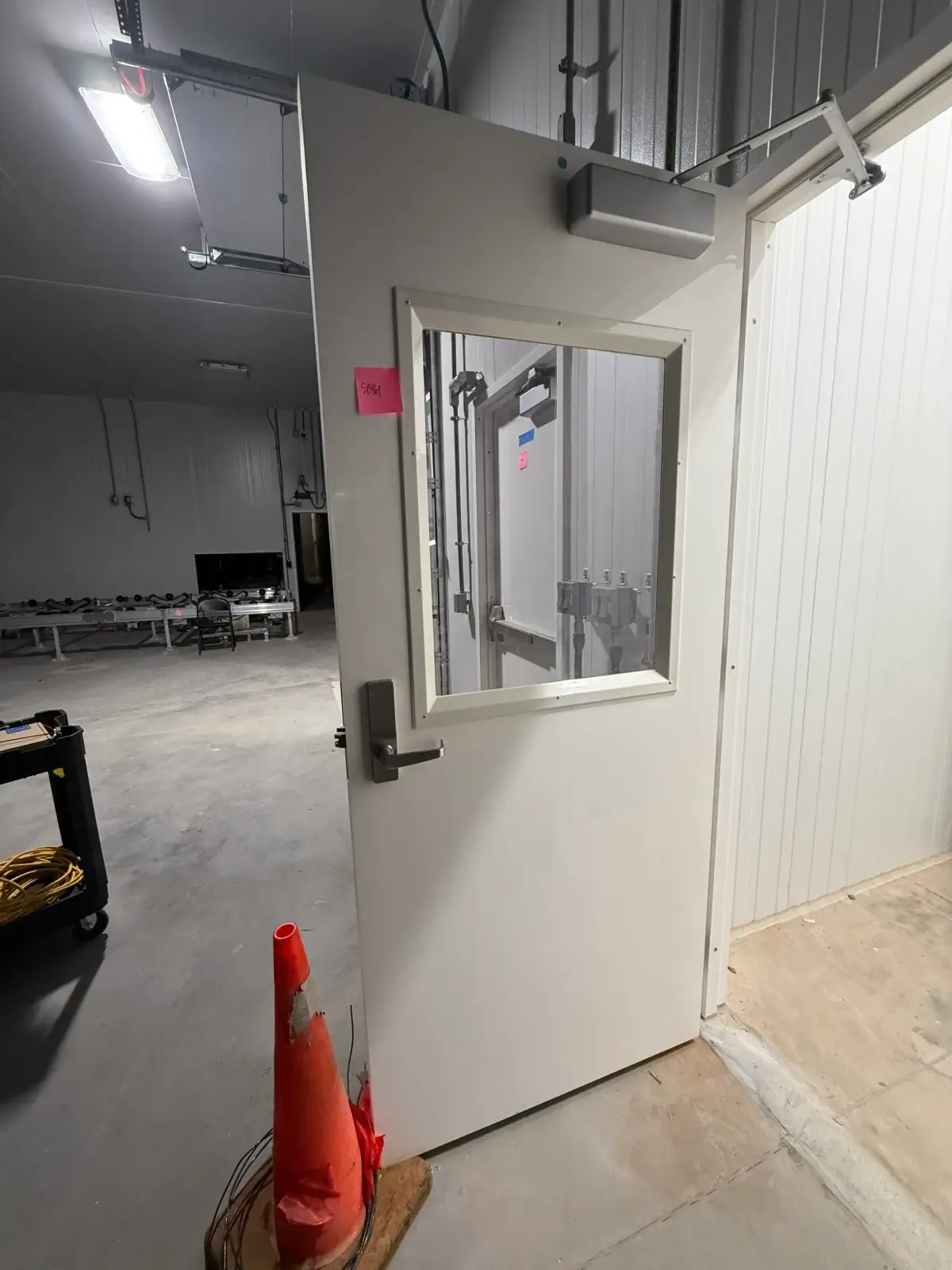 SB472: Insulated Commercial Swing Door with Vision Window – Food Facility