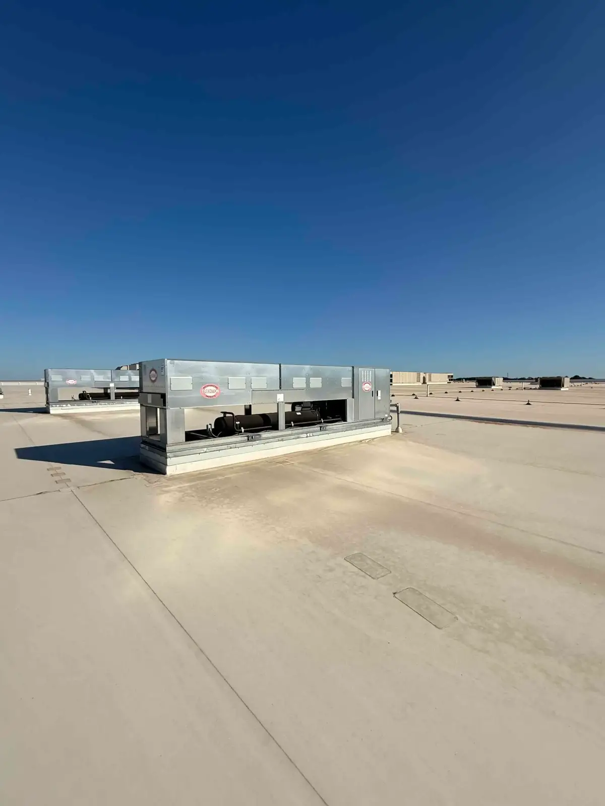 SB6023: RCU-2 – Trenton TVS035M8-HT4B-A3CQ78 Vertical Air-Cooled Condensing Unit, 3.5 HP Copeland Scroll, 460 V 3-Phase (High/Medium Temp)