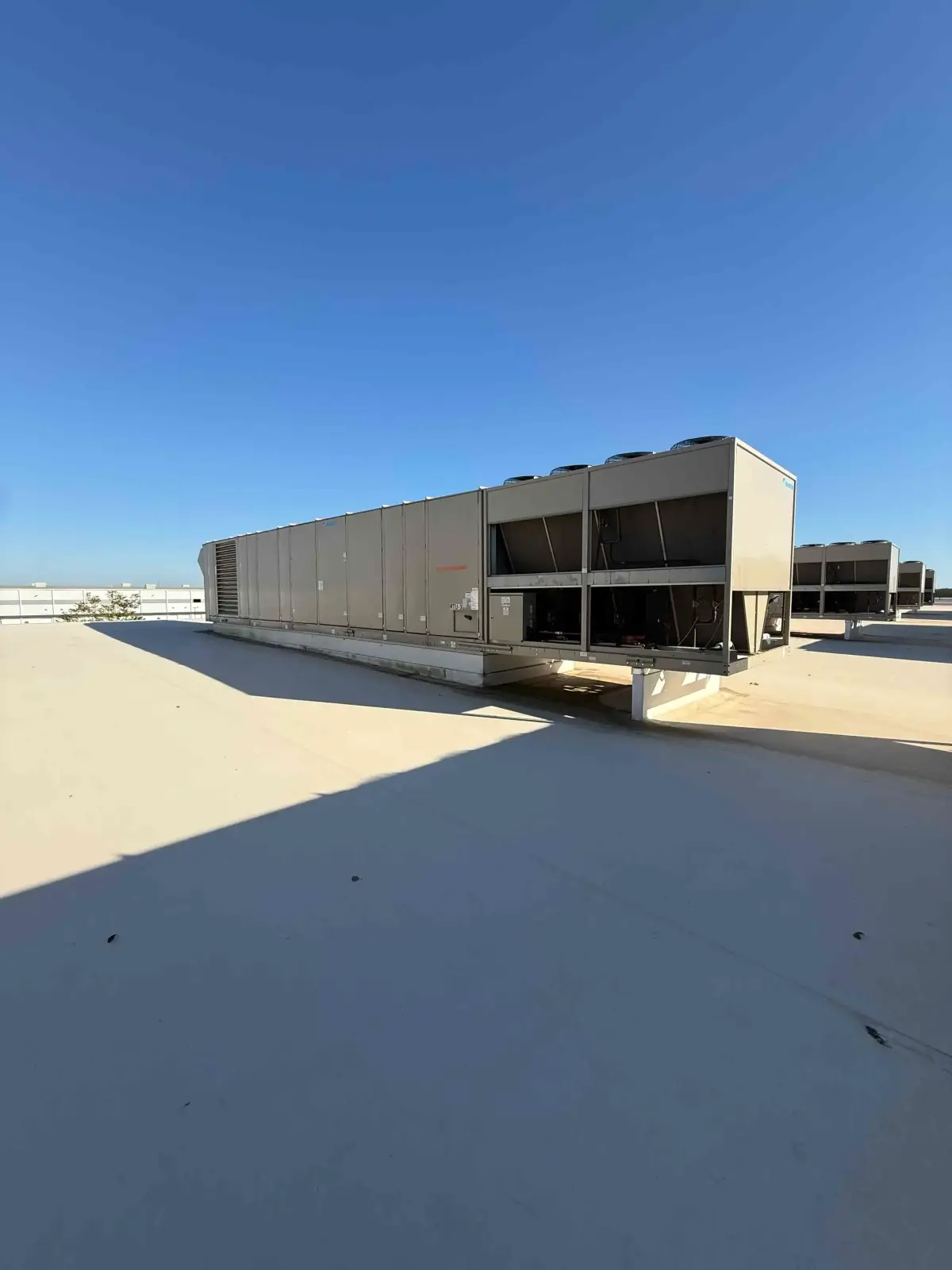 SB6001: RTU-3 – Daikin RPS 130D Rooftop Packaged HVAC Unit, 130 Ton Nominal, ~38,000 CFM Supply Airflow, Air-Cooled DX Package