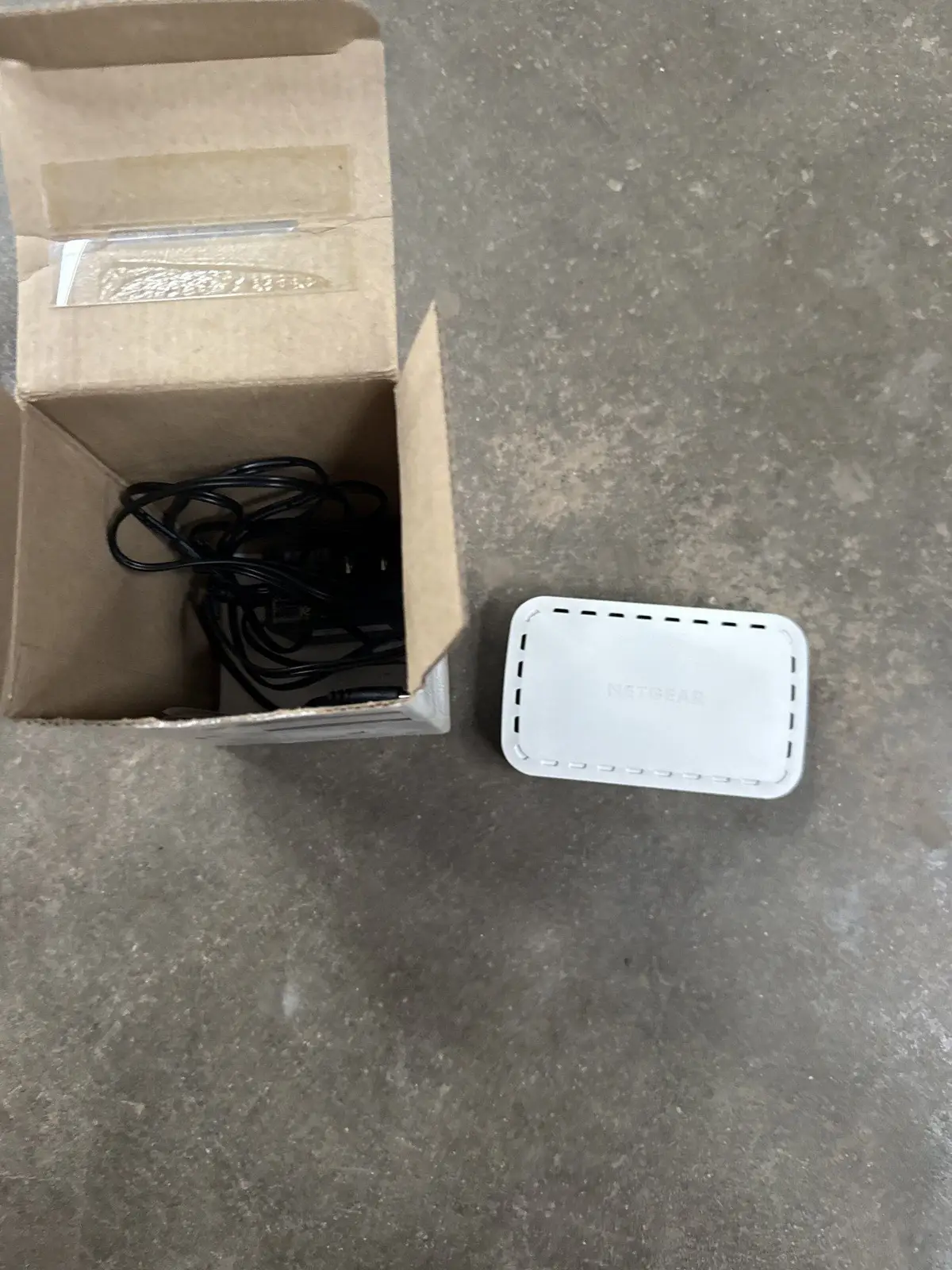 NETGEAR GS605 5-Port Gigabit Ethernet Unmanaged Switch with Box & Power Adapter | Chesterton, IN