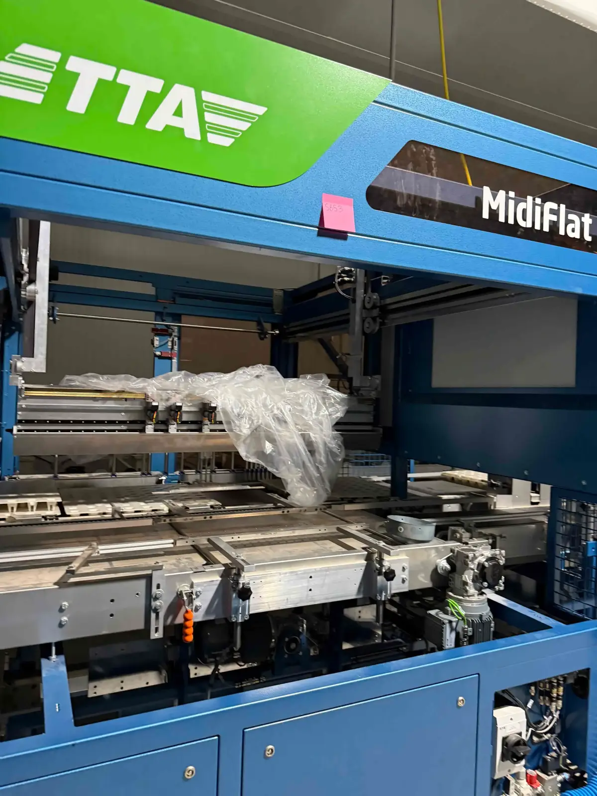 TTA Midi Transplanter with Full Conveyor Line and TLF S-DIAS Loader