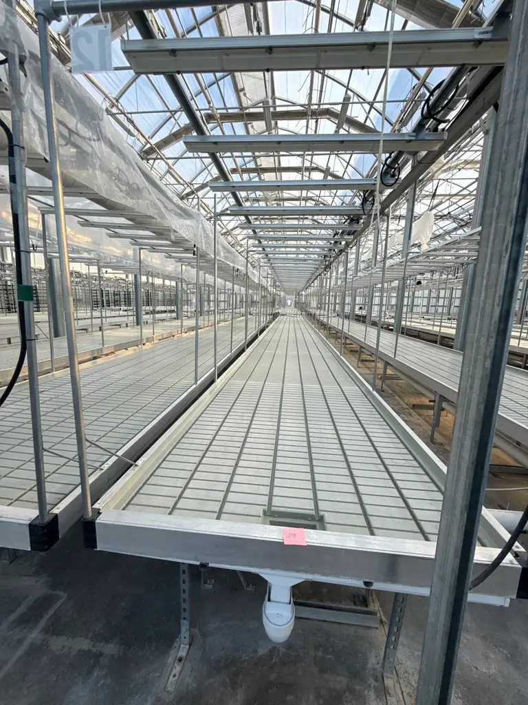 Complete Grow Row Package: (4) Rolling Benches with Trays + Arize ML300 LED System (1,190 SF Canopy)