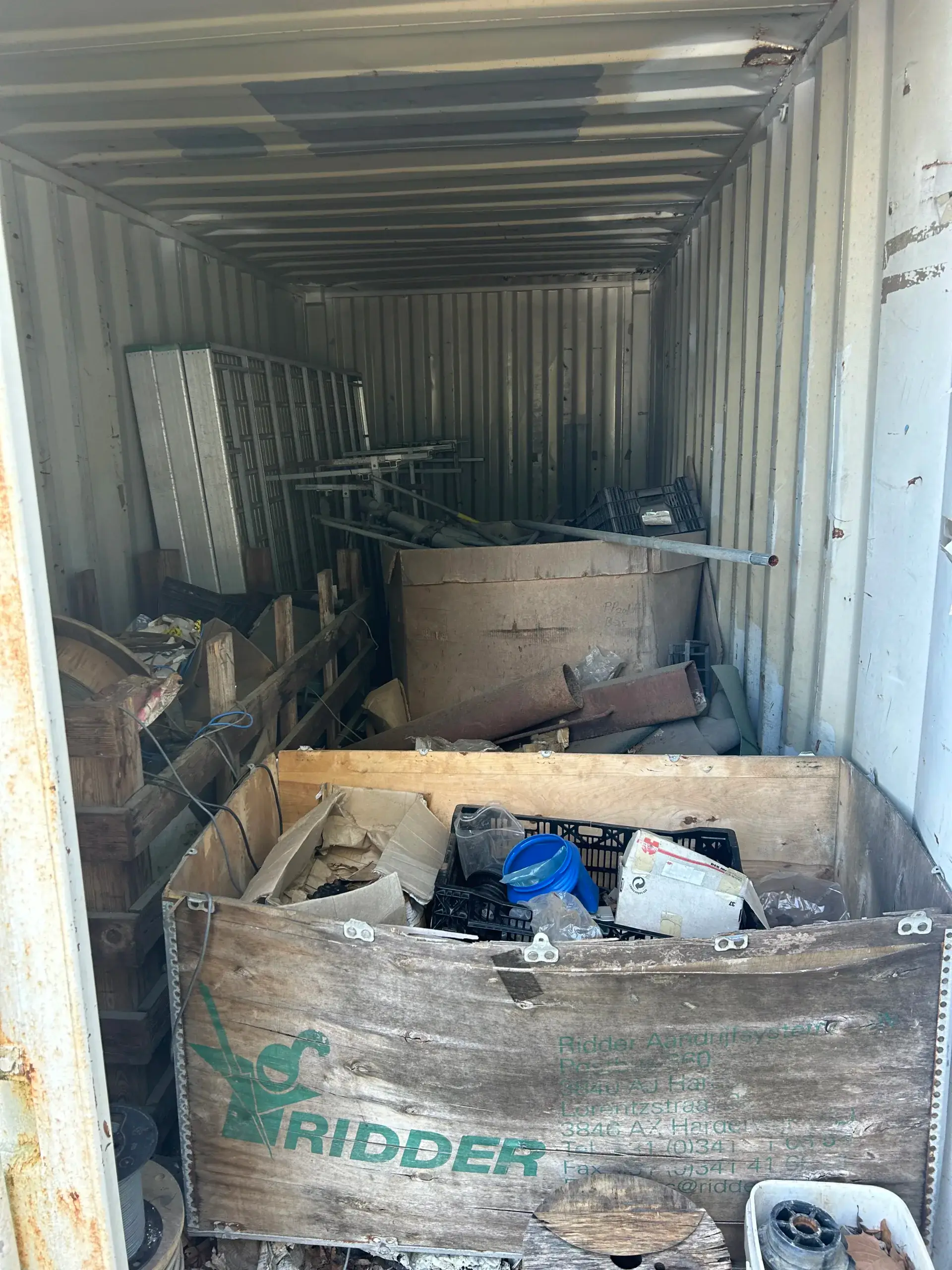 WHITE'S AUCTION LOT 304 - 20' Metal Shipping Container