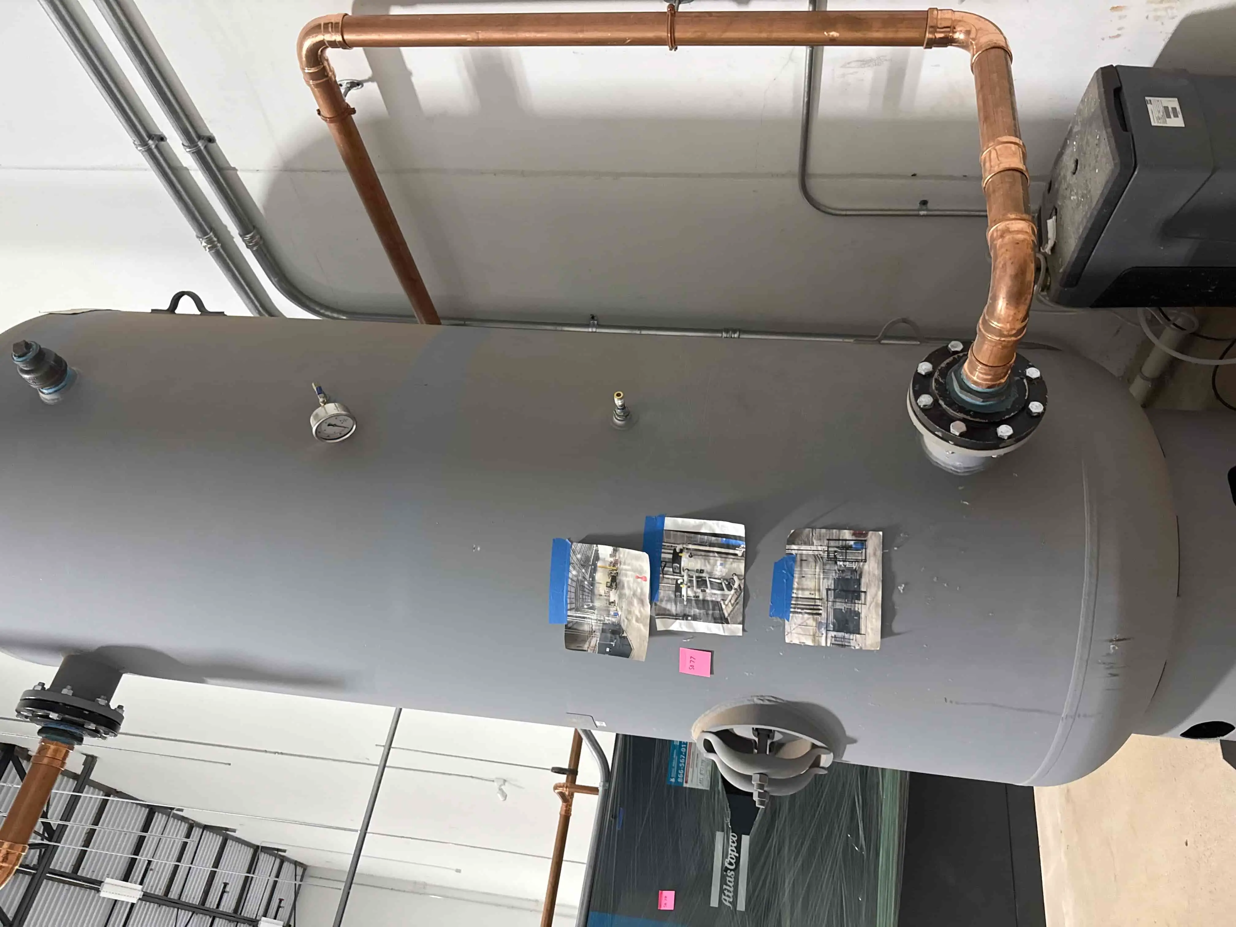 SB77: Atlas Copco Vertical Air Receiver Tank with OSC 170 Oil Condensate Separator – Industrial Compressed Air Storage & Filtration System