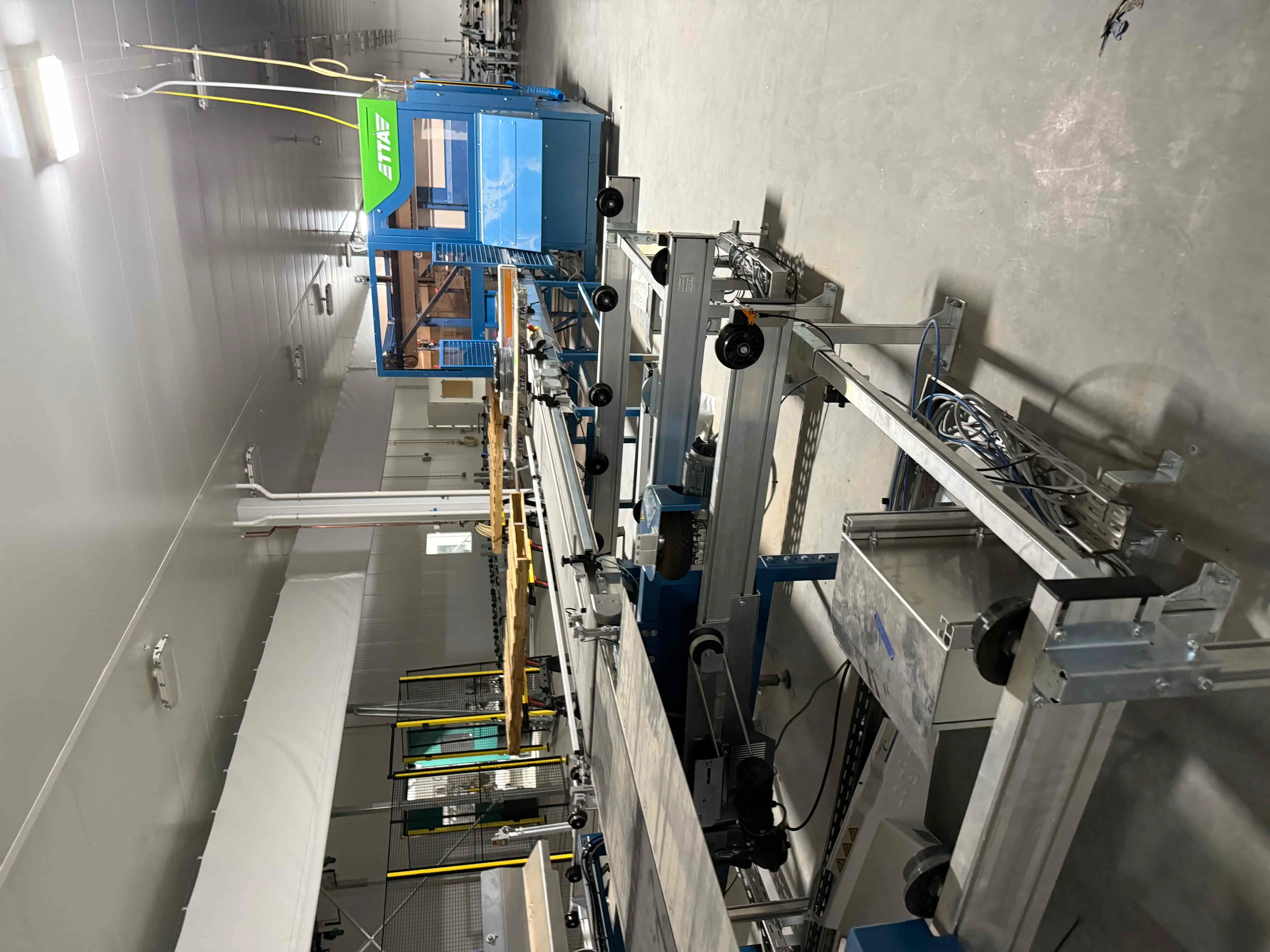 SB52: TTA TLF S-DIAS Tray & Flat Loader with AES Panelshop B.V. Control Panel (2022) and TTA TTL Midi Pot Flat Transplanter, 230/400 VAC 3-Phase, UL Type 1, 800 Trays/hr Capacity – Automated Transplanting and Tray Handling Line