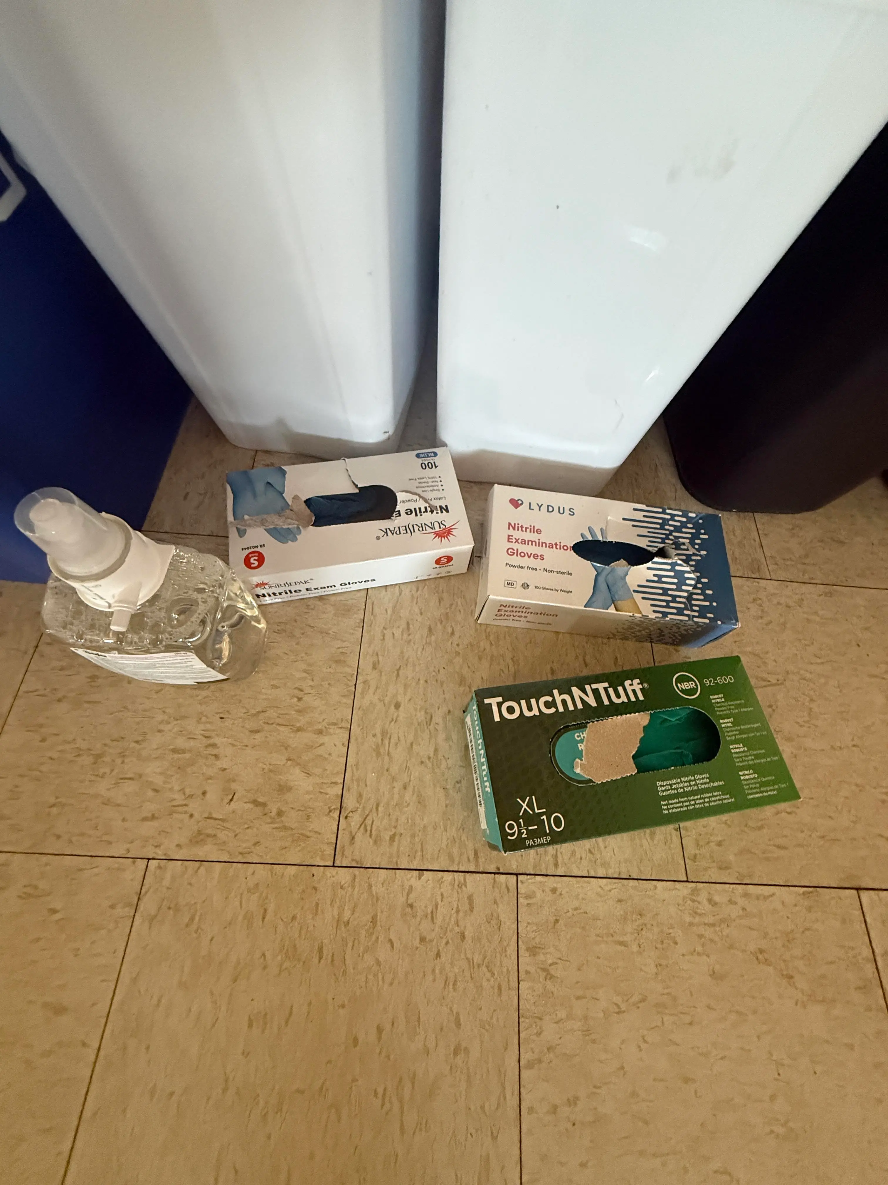 Janitorial Supply Lot – Trash Cans, Brooms, Mop Buckets, Gloves & Supplies