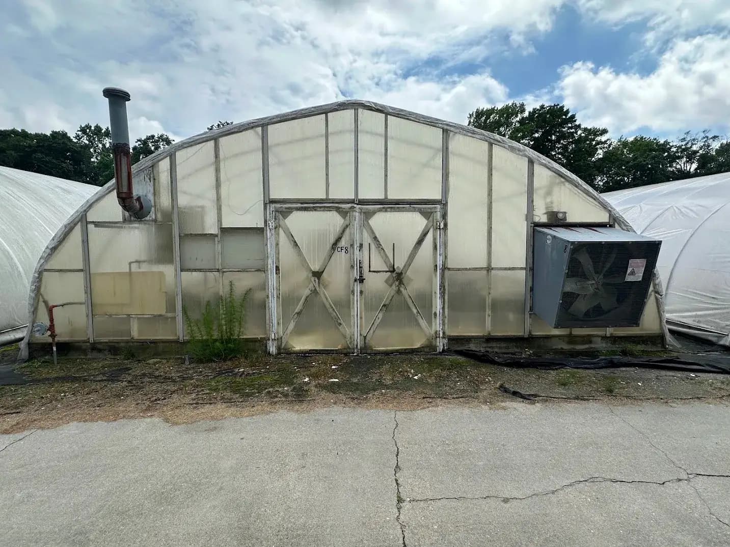 WHITE'S AUCTION LOT 23 - CF08 - X.S. Smith 30' x 96' Criterion Quonset Hoop Cold Frame Greenhouse