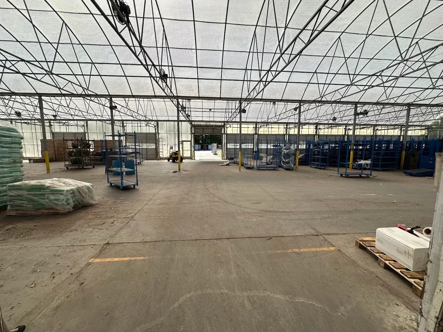 WHITE'S AUCTION LOT 207 - Greenhouse #24 - Shipping Area - 12,288 sq. ft. with Double-Poly Roof and Complete Heating & Cooling Equipment
