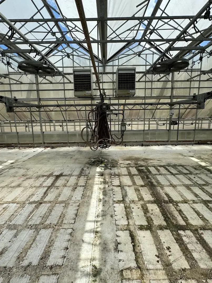 WHITES AUCTION LOT 167 - 21' Cherry Creek Systems Control Tower Watering Boom System with Cherry Creek Systems Network Irrigation Controller in GH28 Bay 4