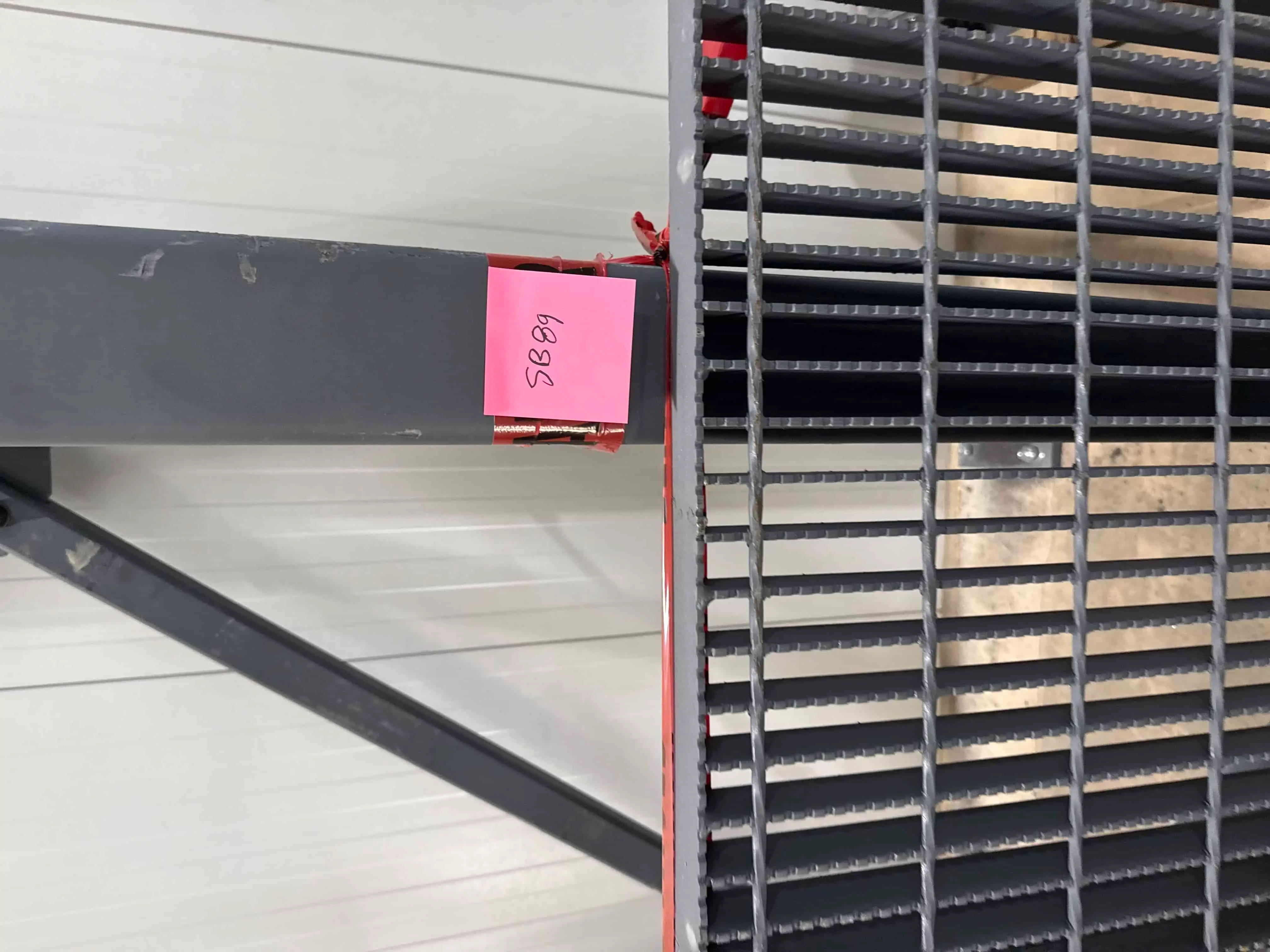 SB89: Industrial Steel Beam – Heavy-Duty Structural Support