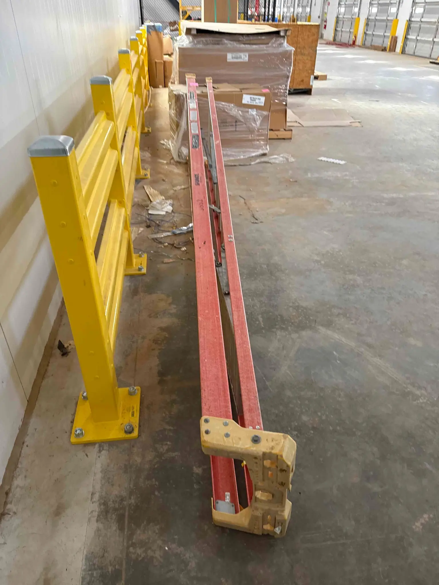SB108: Fiberglass Extension Ladder – 3852