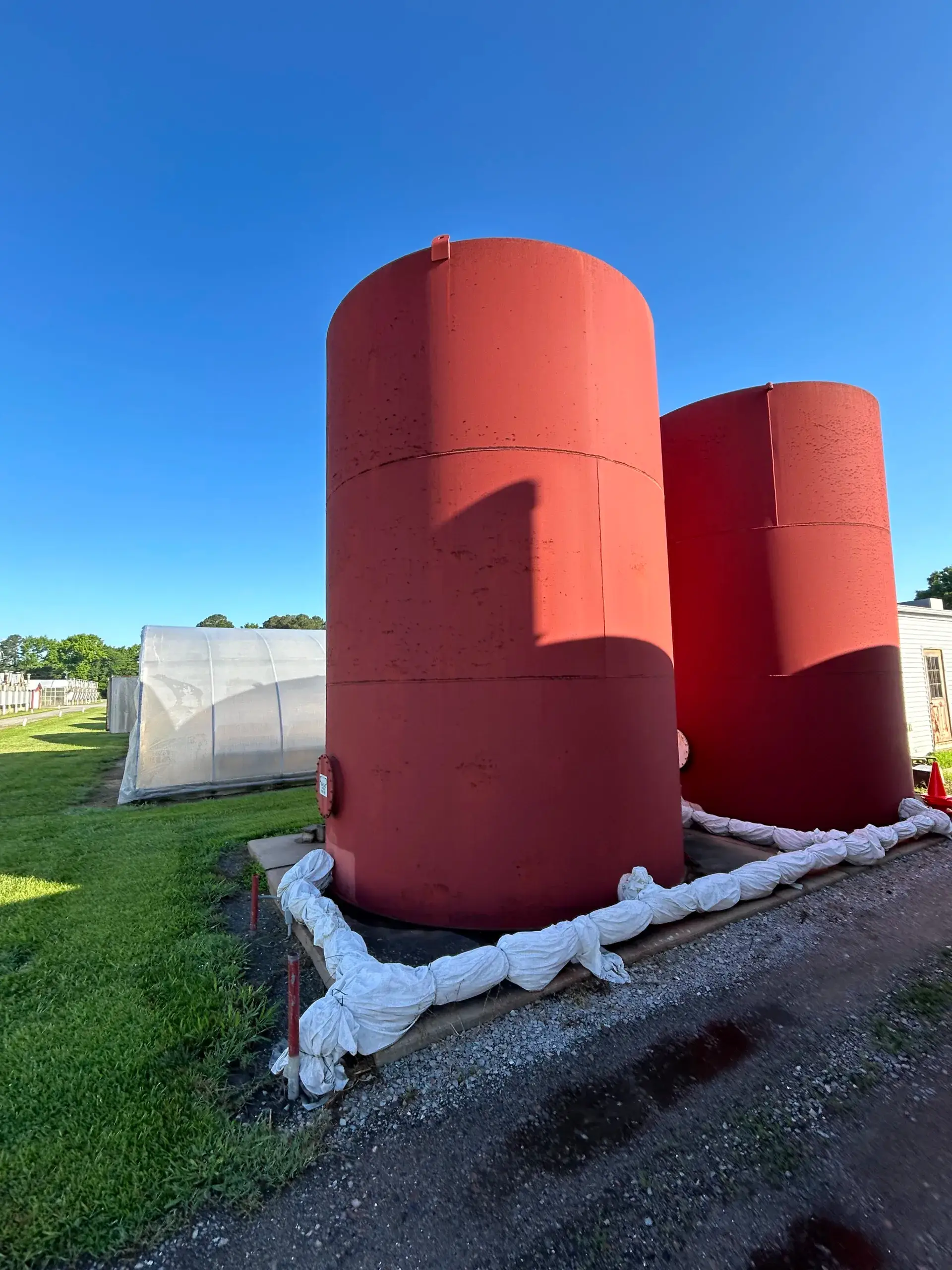 WHITE'S AUCTION LOT 661 - High-Capacity Industrial Storage Tank Lot of 1