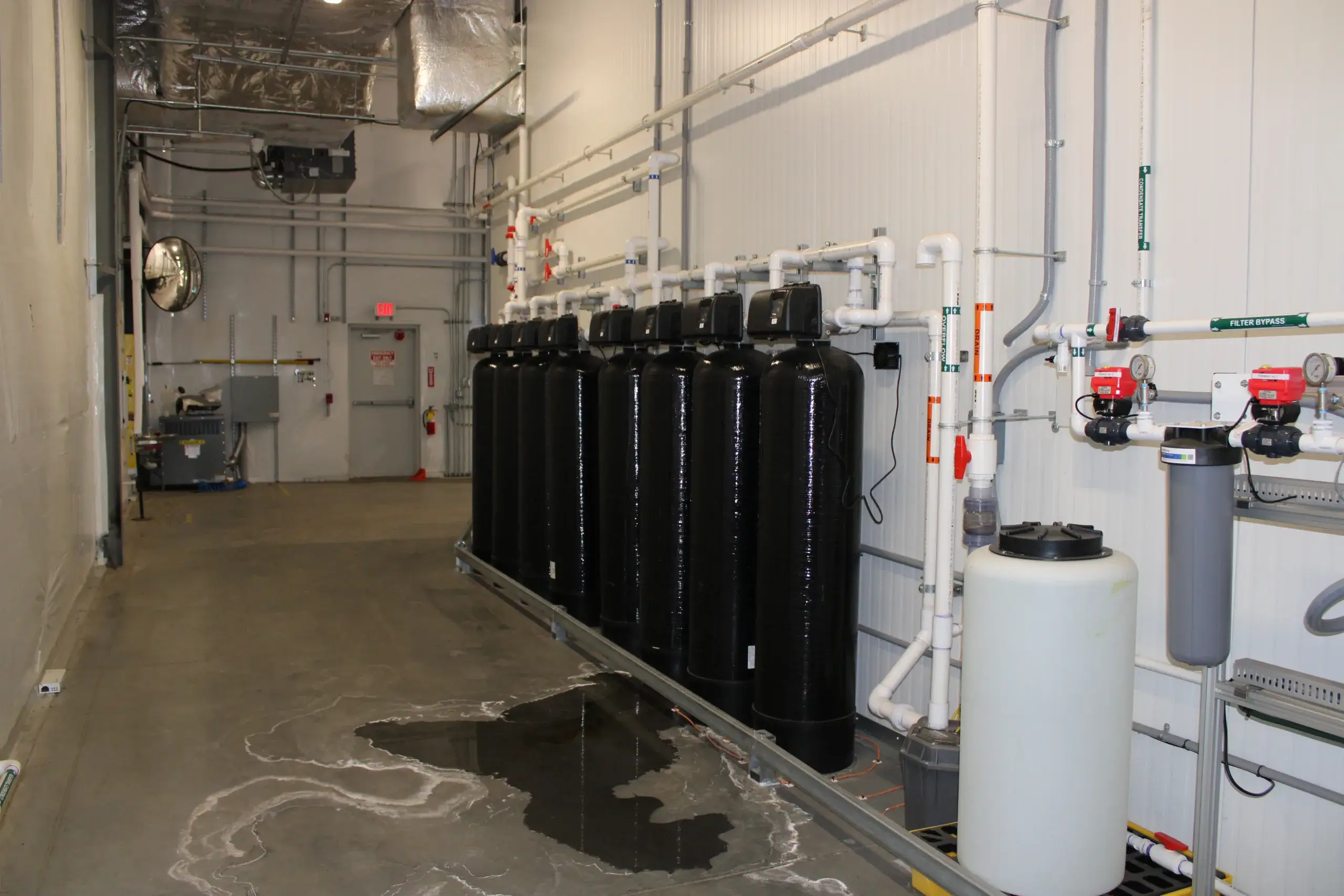 FIFTH SEASON AUCTION LOT 25 - GE Water Softening Solution: Eight-Tank System