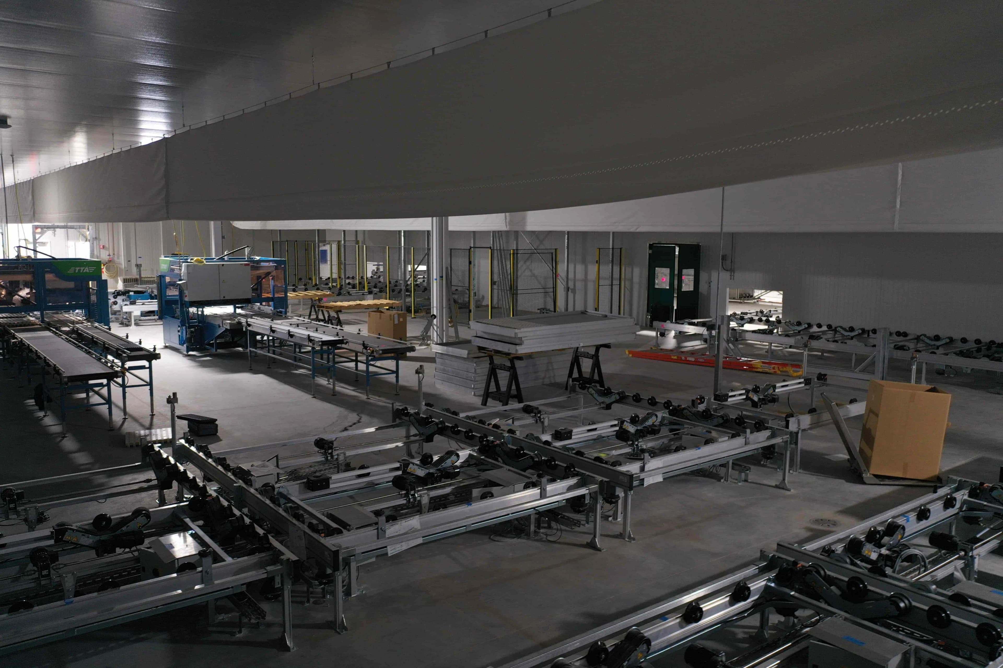 SB2500: DuctSox Round Fabric Air Distribution System – 30" Opti-X Fabric Ducting with Inlets, End Caps, and Single-Row Cable Suspension – 64F Process Room