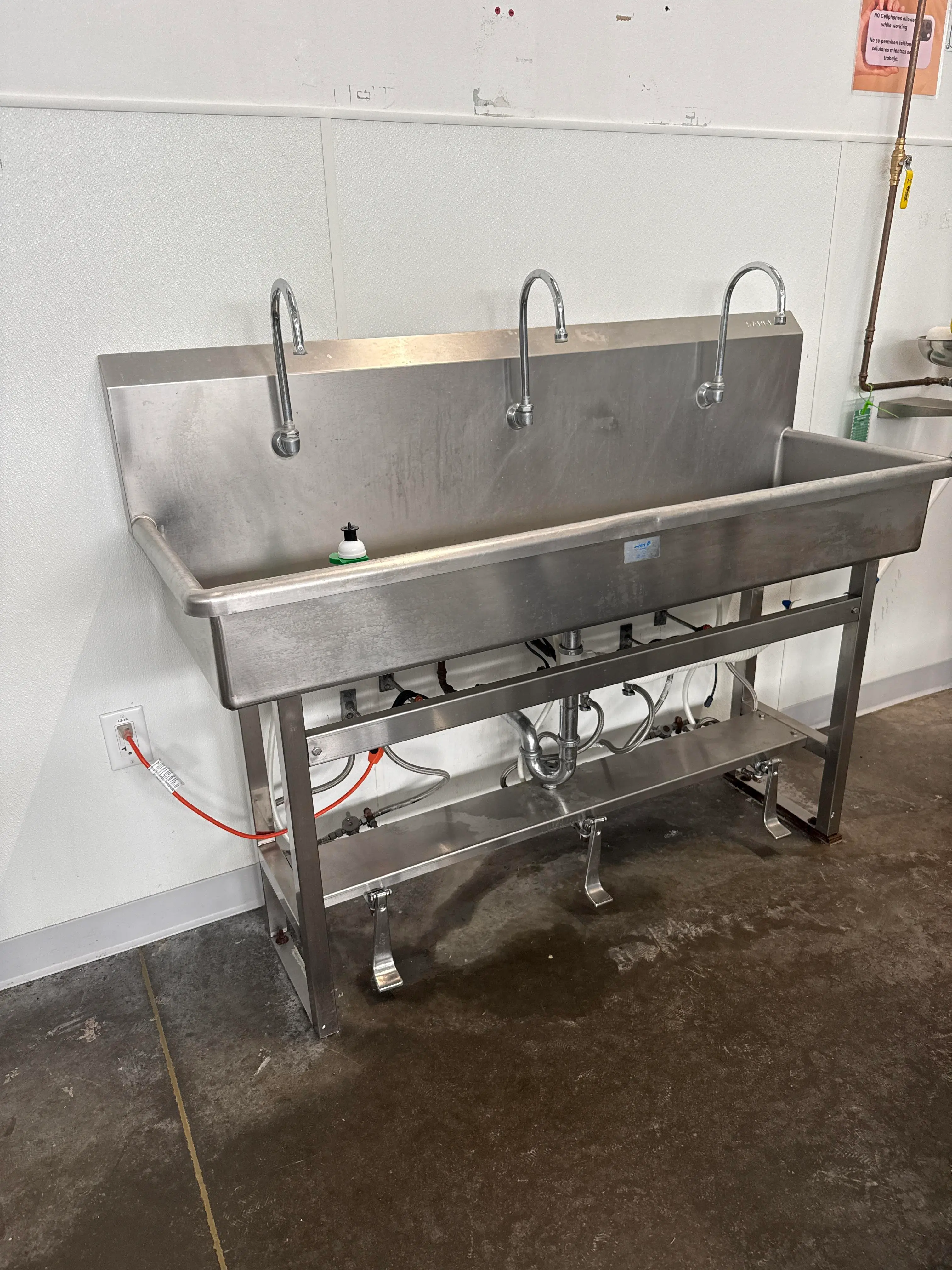Stainless Steel 3 Station Commercial Wash Sink with Side Splash Faucet Set