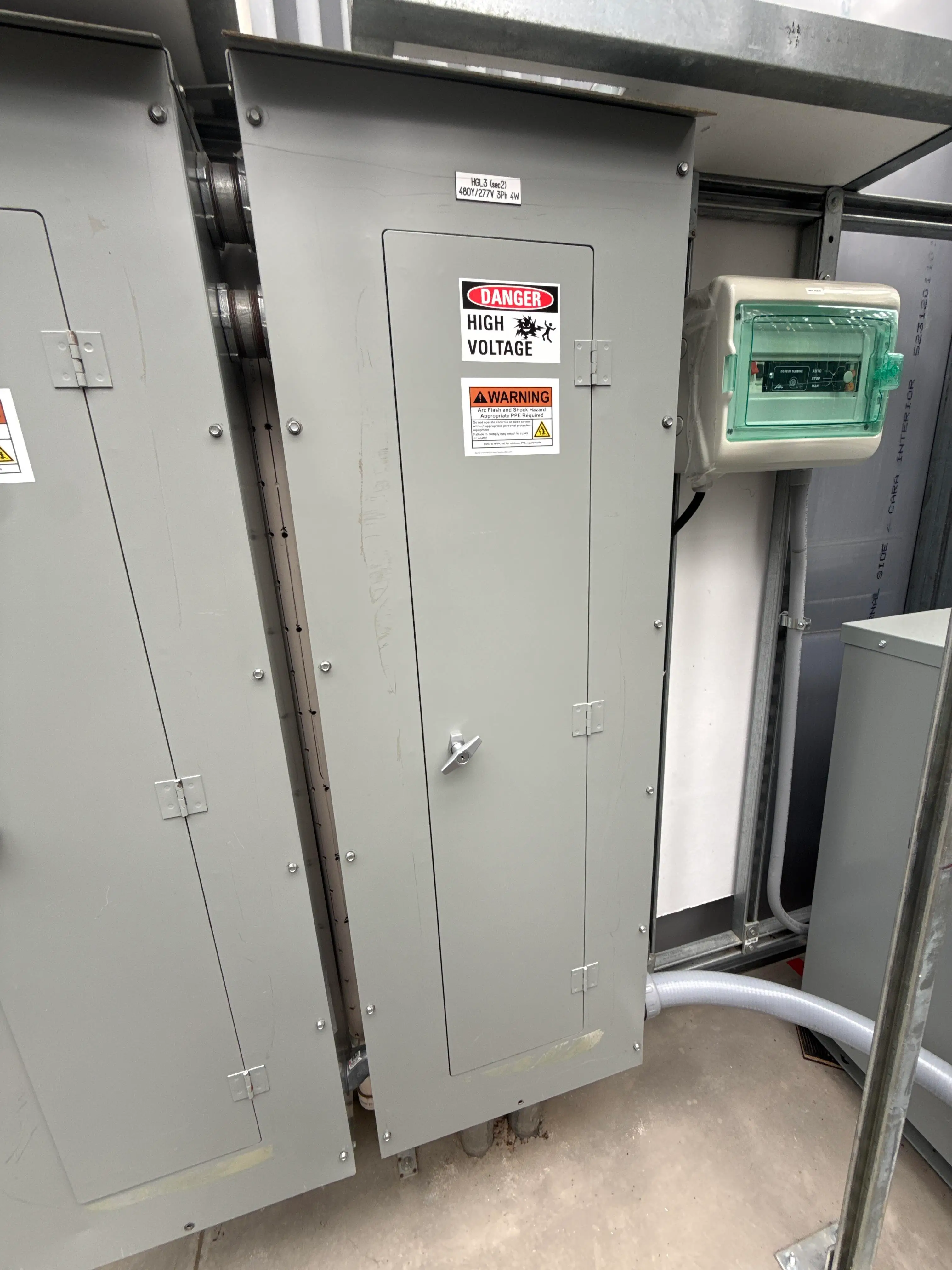 Eaton PRL2A 400A 480Y/277V 42 Circuit 3 Phase Panelboard Type 3R