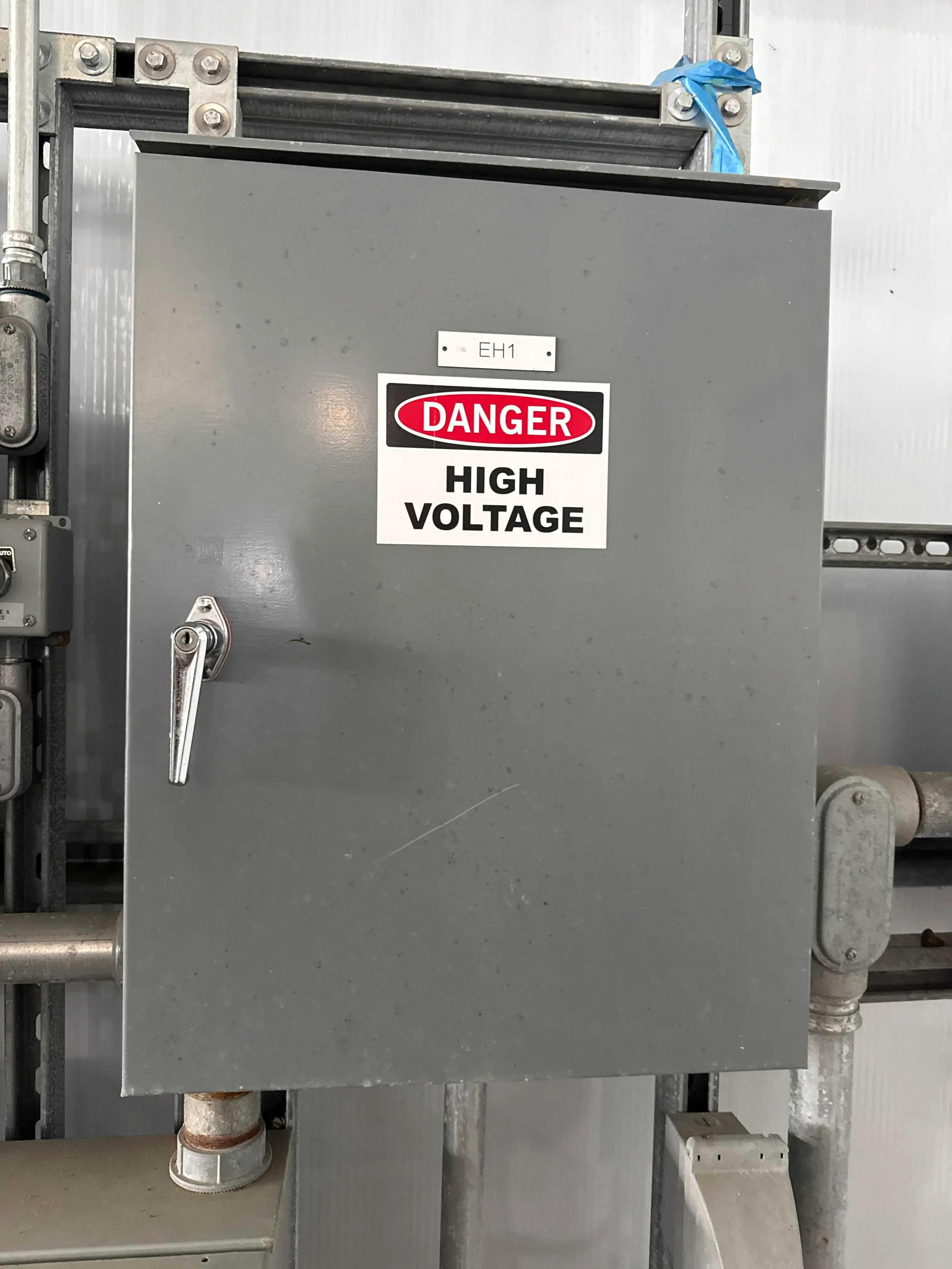Square D Electrical Panelboard – Commercial Distribution Panel w/ Breakers
