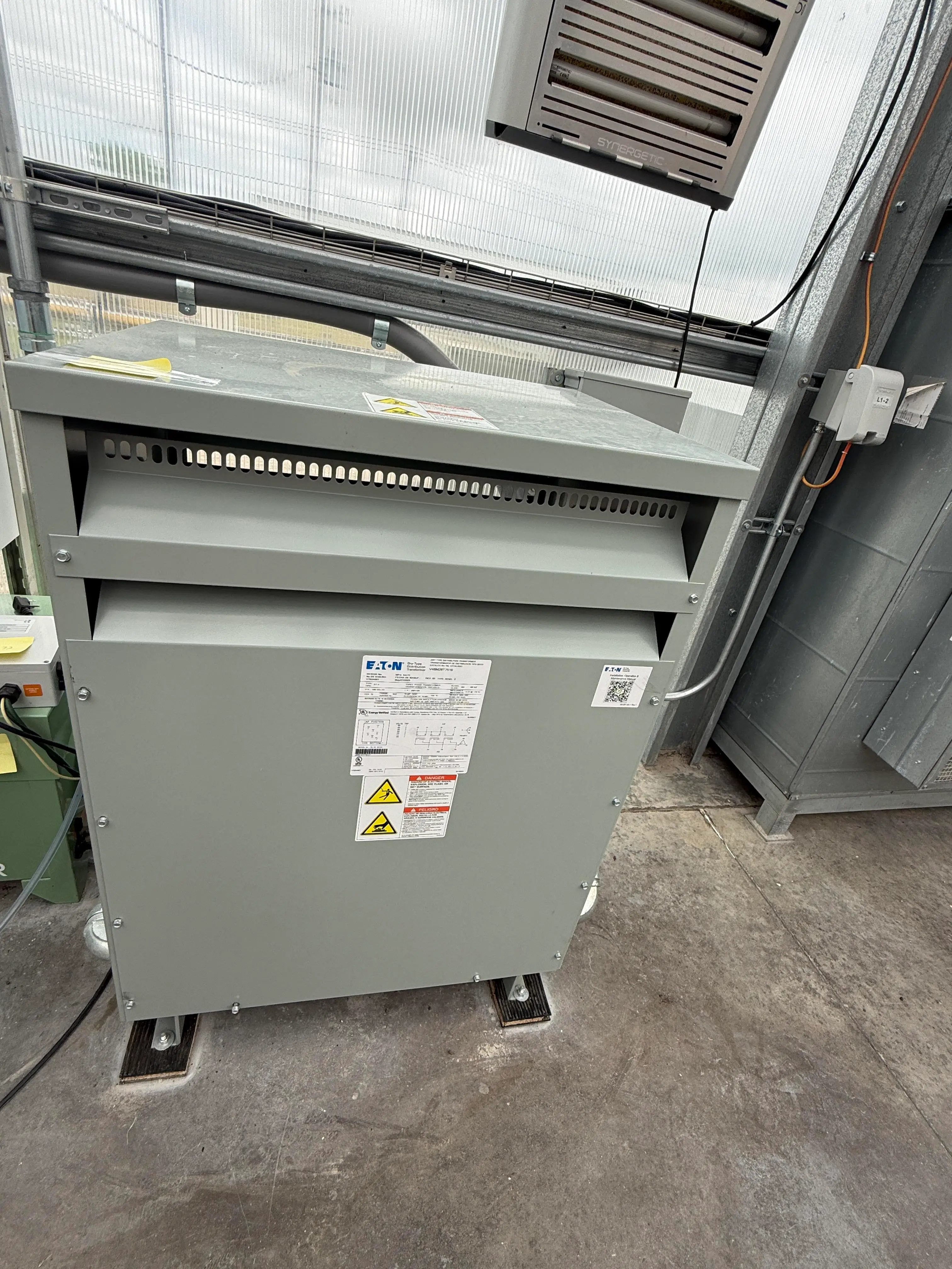 Eaton 75 kVA Dry-Type Transformer 480V Delta to 208/120V 3-Phase