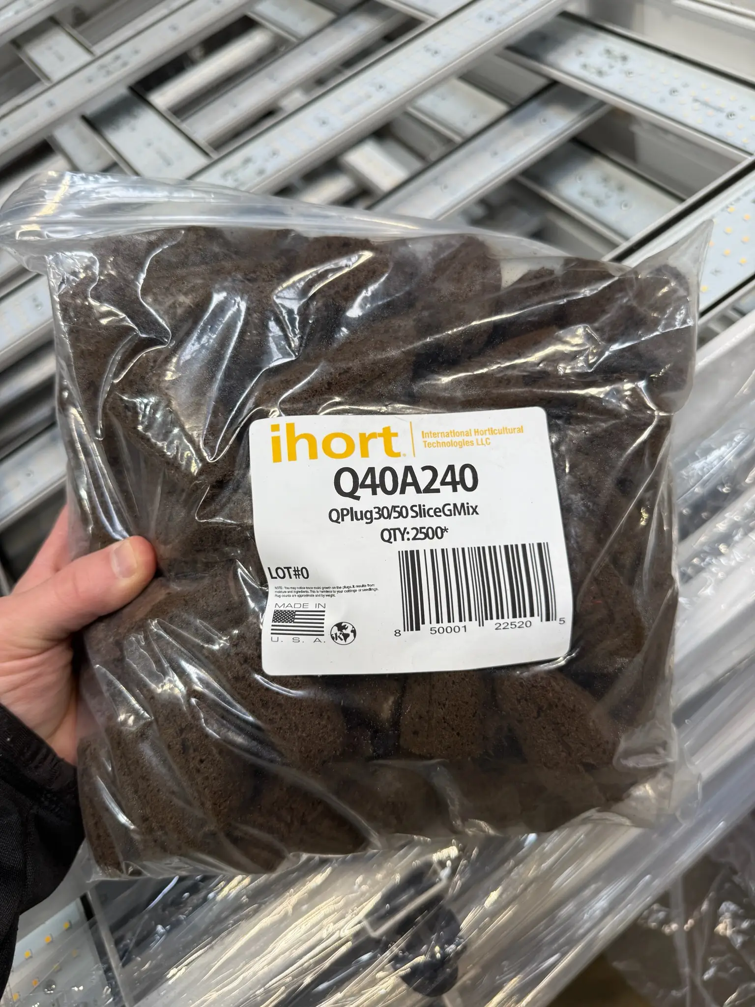 iHort QPlug 30/50 Slice GMix Propagation Plugs (Q40A240), Approx. 2,500 Plugs in 8 Bags