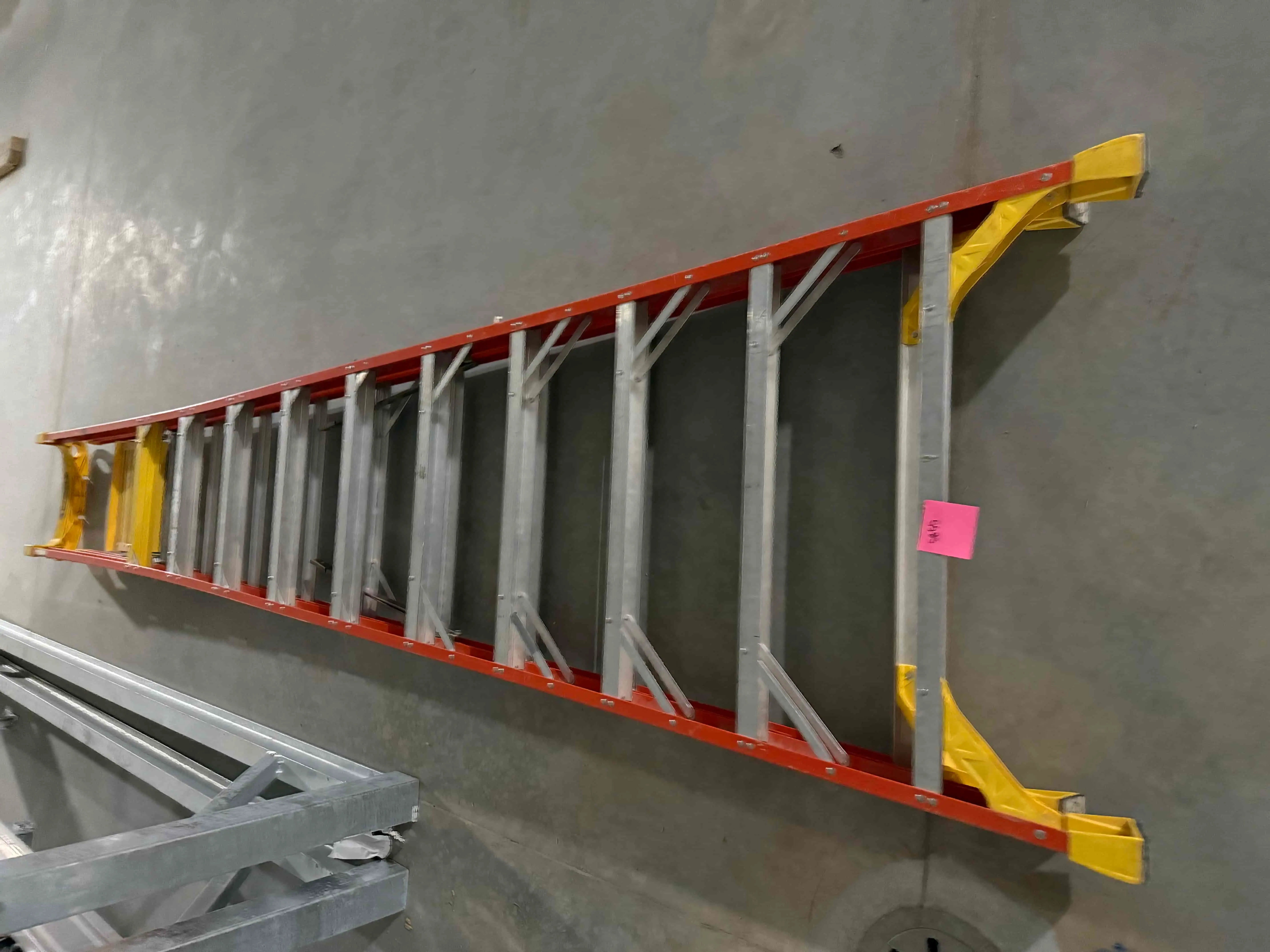 SB055: Fiberglass Extension Ladder, Heavy-Duty 16 ft (Approx.), Red Side Rails with Yellow Safety Feet and Aluminum Rungs