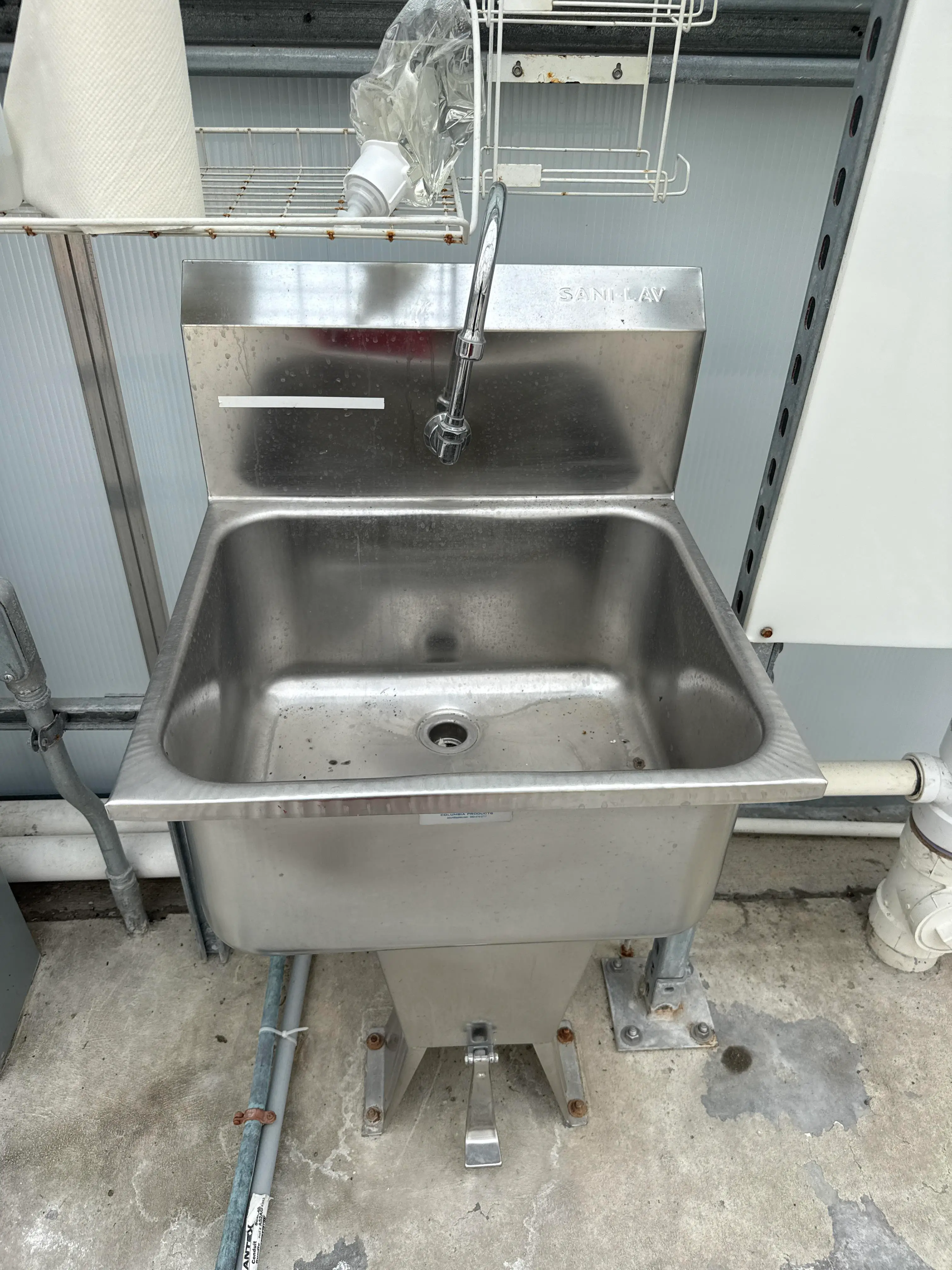 Sanilav Stainless Steel Industrial Hand Sink with Foot Pedal Control