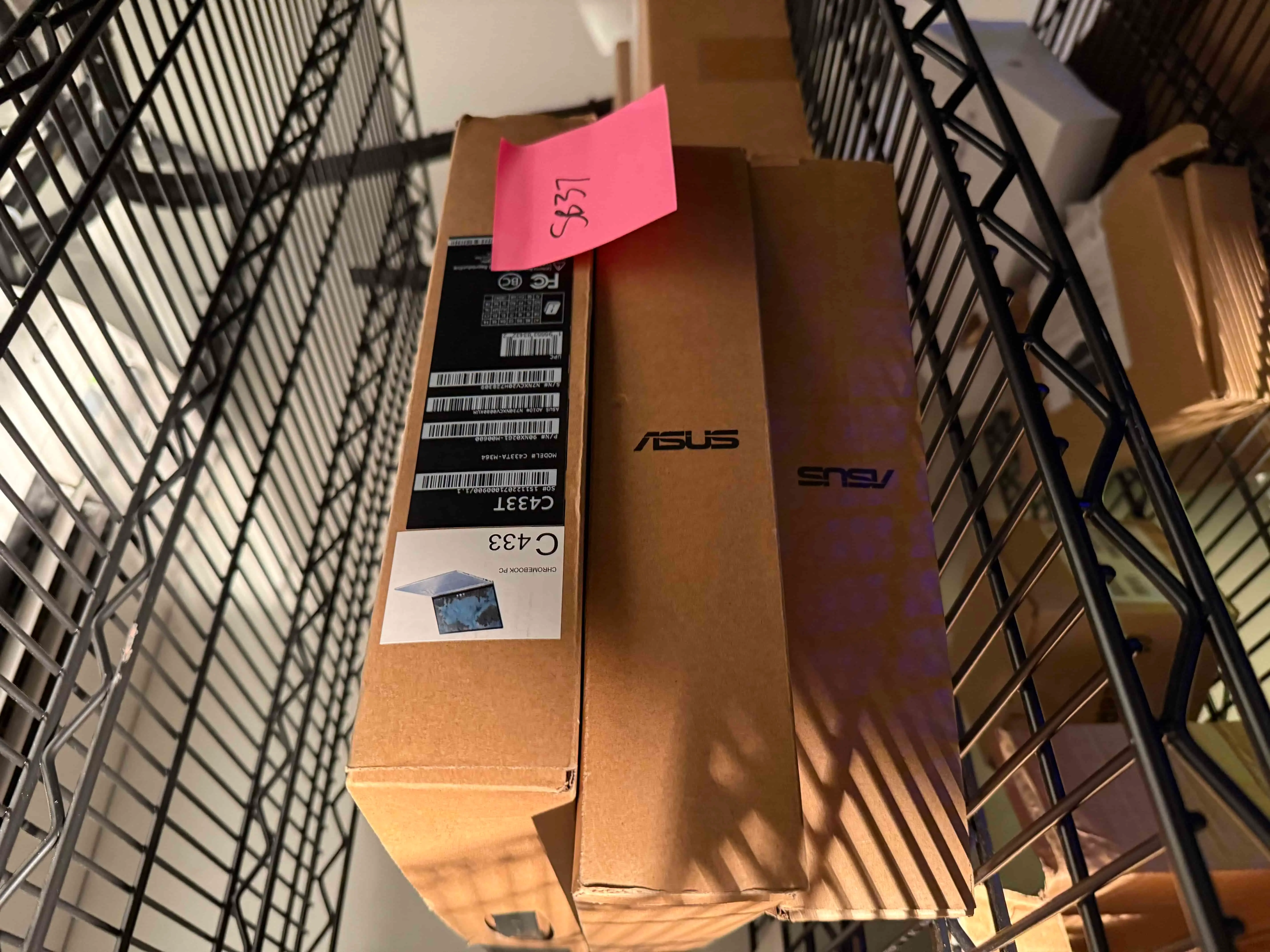 SB37: ASUS Chromebook Flip C433T – 14-Inch Touchscreen Laptop (Factory Boxed)
