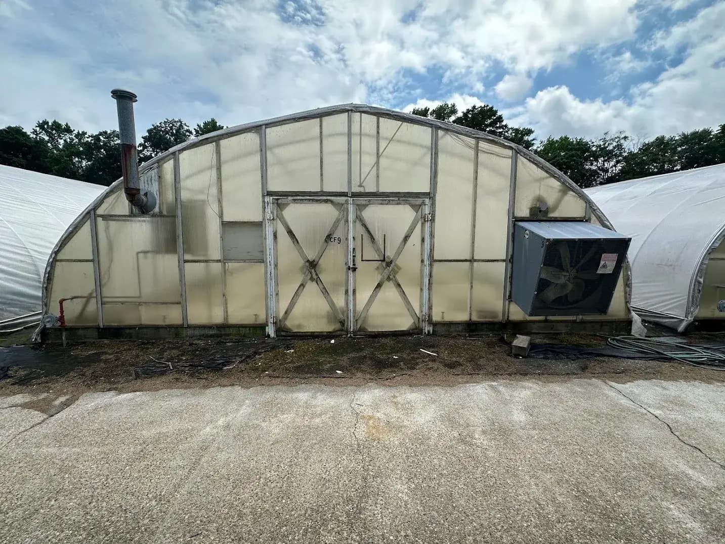 WHITE'S AUCTION LOT 24 - CF09 - X.S. Smith 30' x 96' Criterion Quonset Hoop Cold Frame Greenhouse