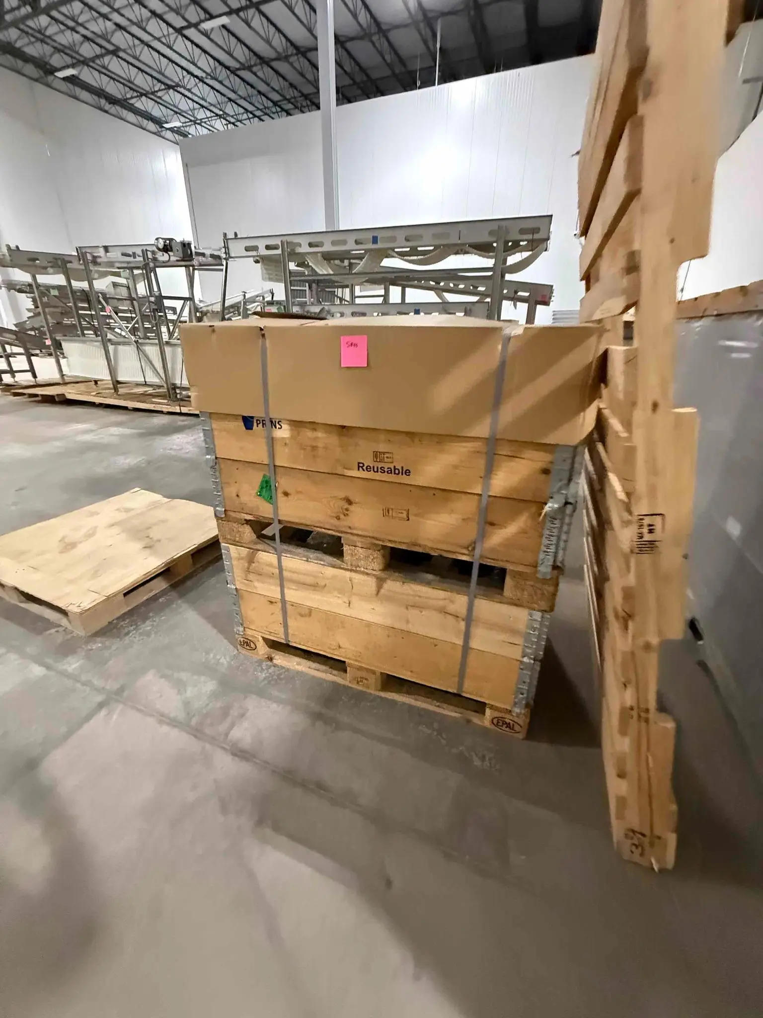 SB115: Reusable Wooden Crate with Industrial Equipment