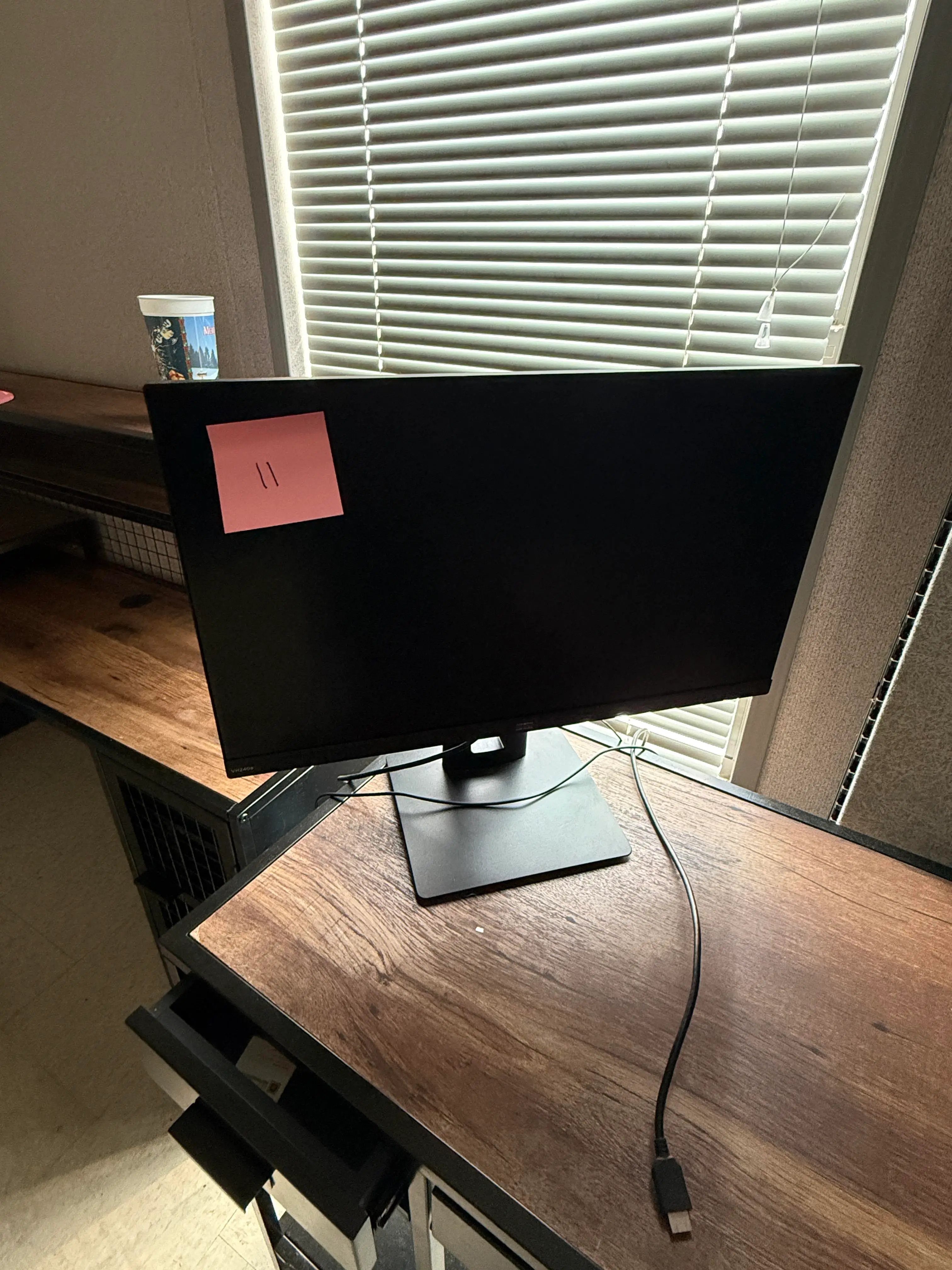 Flat Screen Computer Monitor with Stand – HDMI Input
