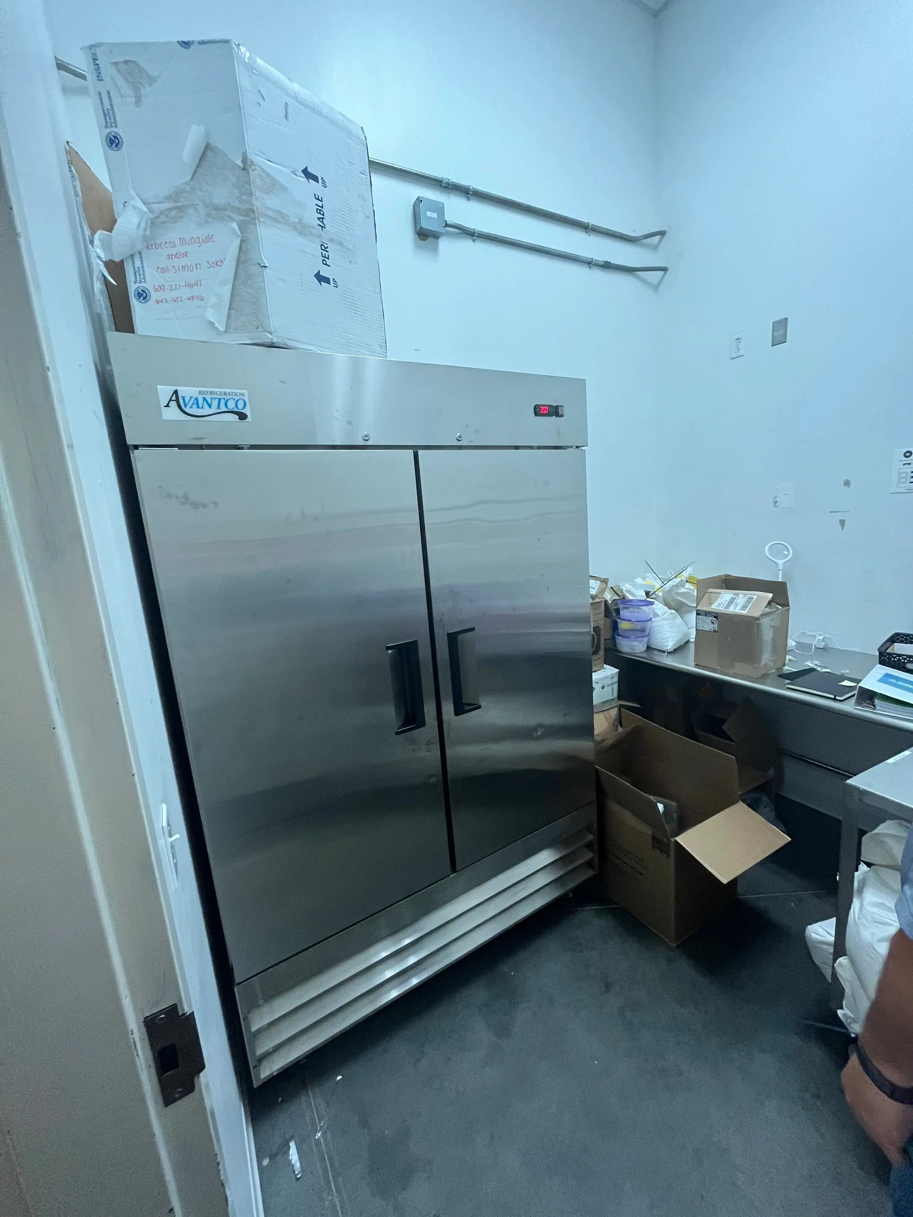 AEROFARMS LOT 82 - Avantco 54" Solid Door Reach-In Refrigerator