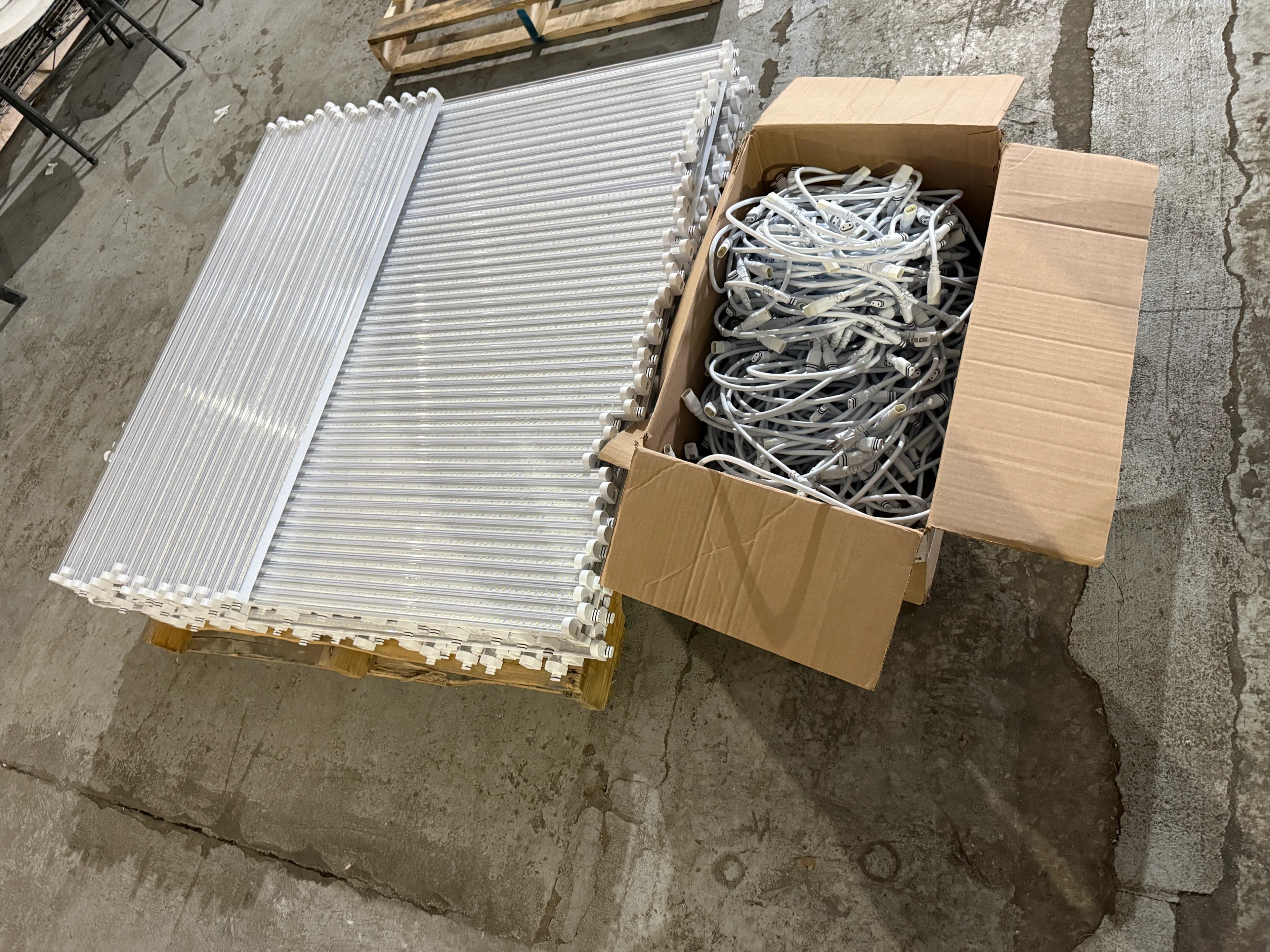 20 Watt LED Grow Light Bars with Cabling Lot of 50