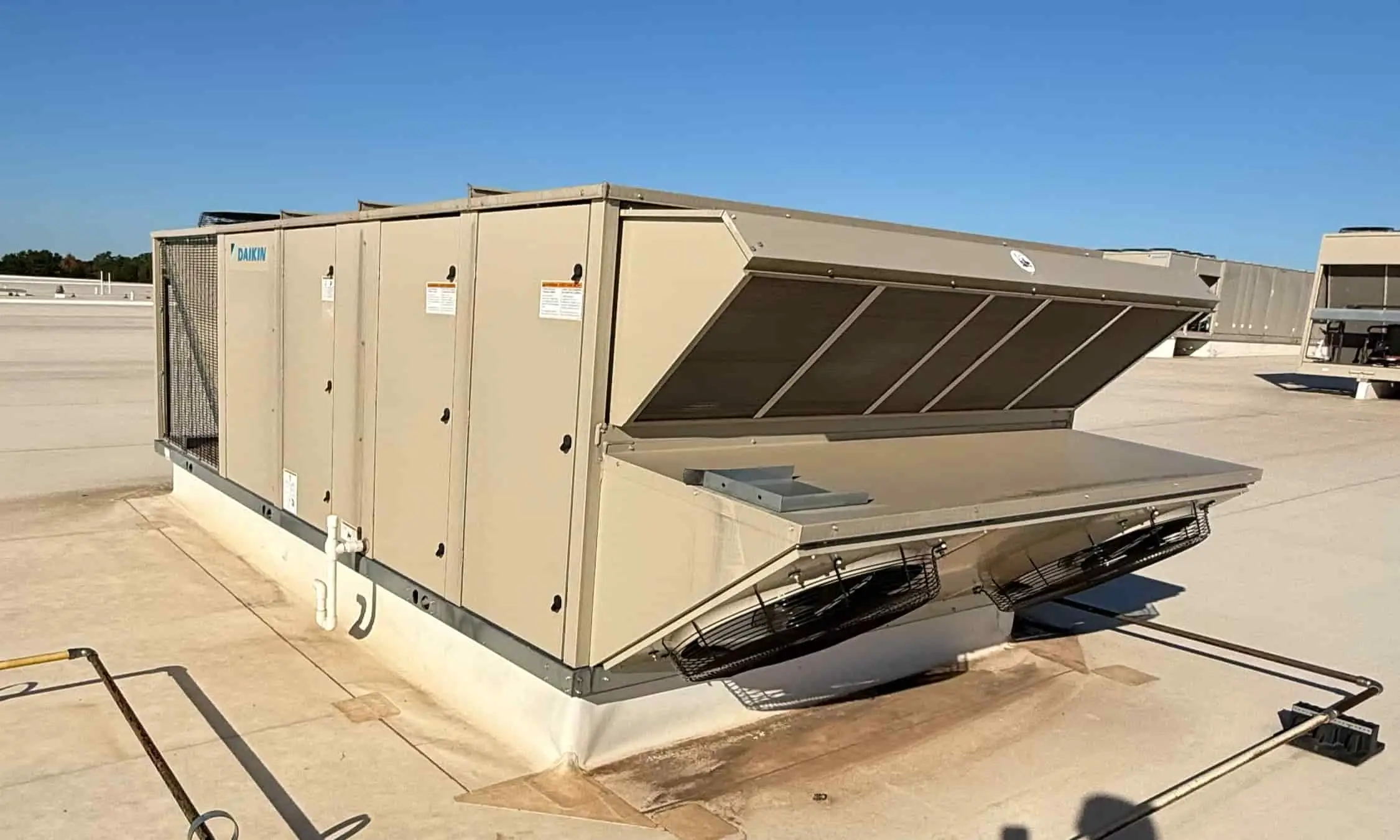 SB6010: RTU-16 Daikin MPS030F 30-Ton Rooftop Unit | Processing Room | In Place | R-410A | 12,000 CFM Packaged HVAC