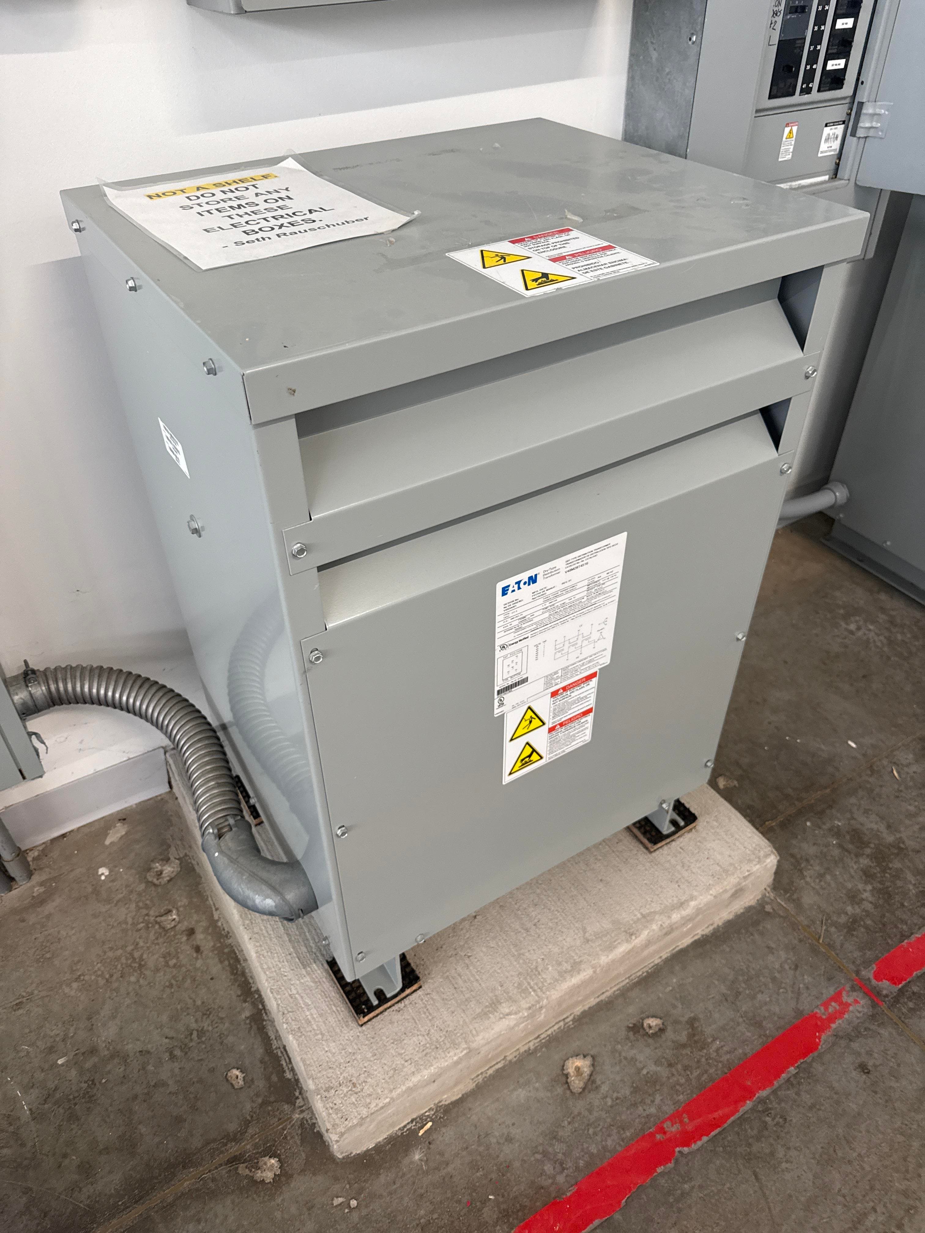 Eaton 45 kVA Dry Type 3 Phase Transformer 480V Delta to 208Y/120V 2022