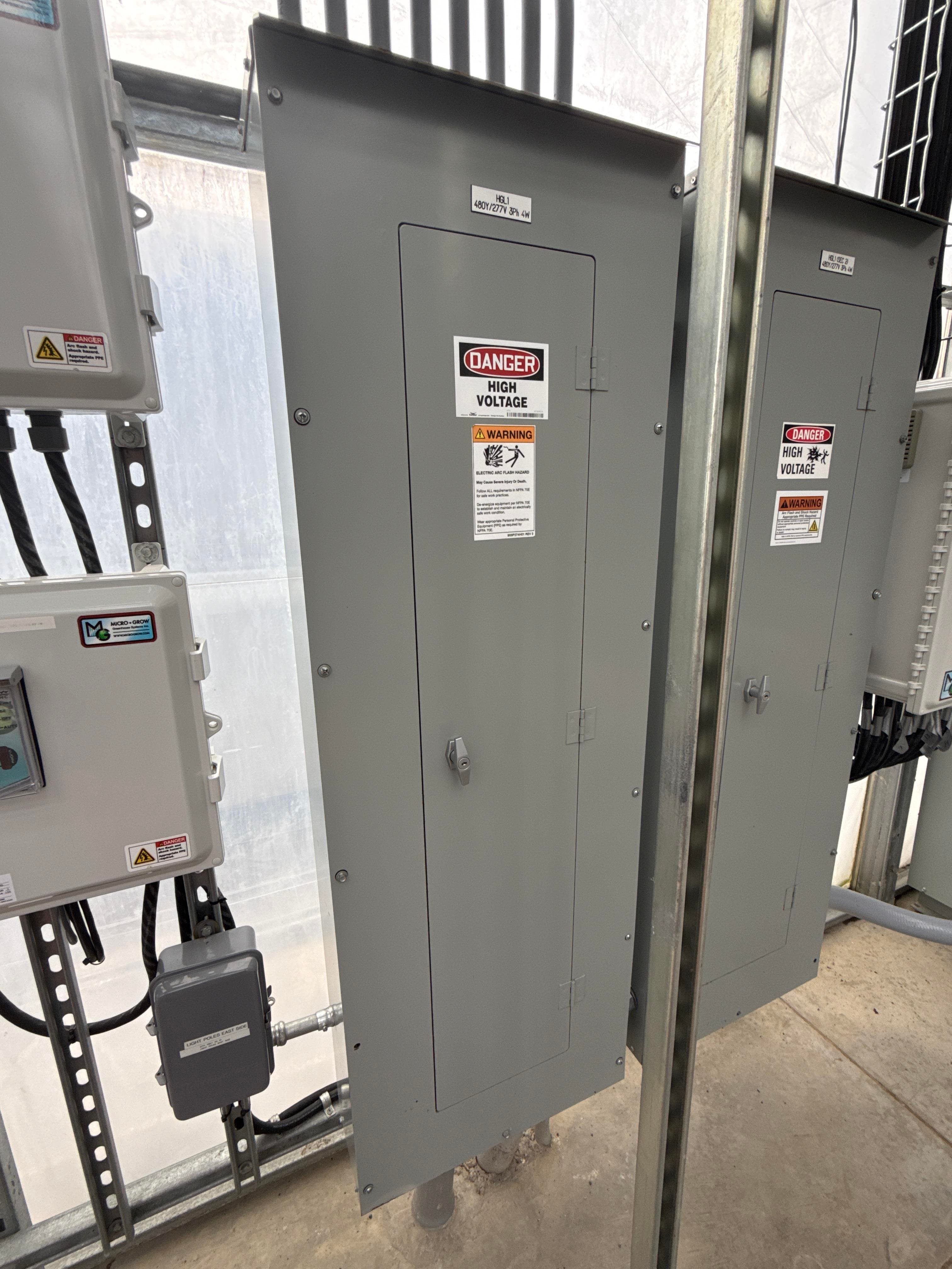 Eaton PRL2A 400A 480Y/277V 3 Phase 42 Circuit Lighting Panelboard