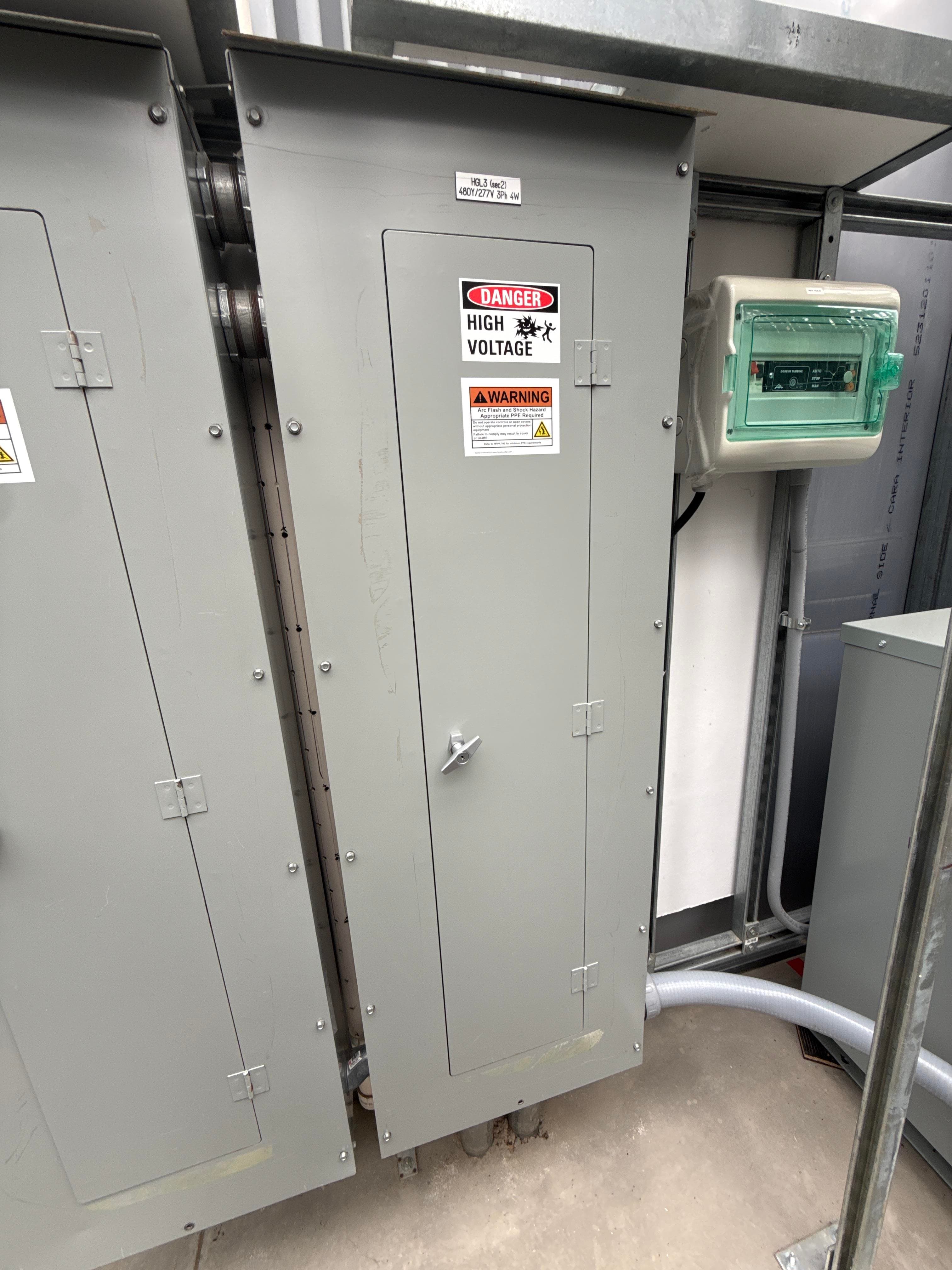 Eaton PRL2A 400A 480Y/277V 42 Circuit 3 Phase Panelboard Type 3R