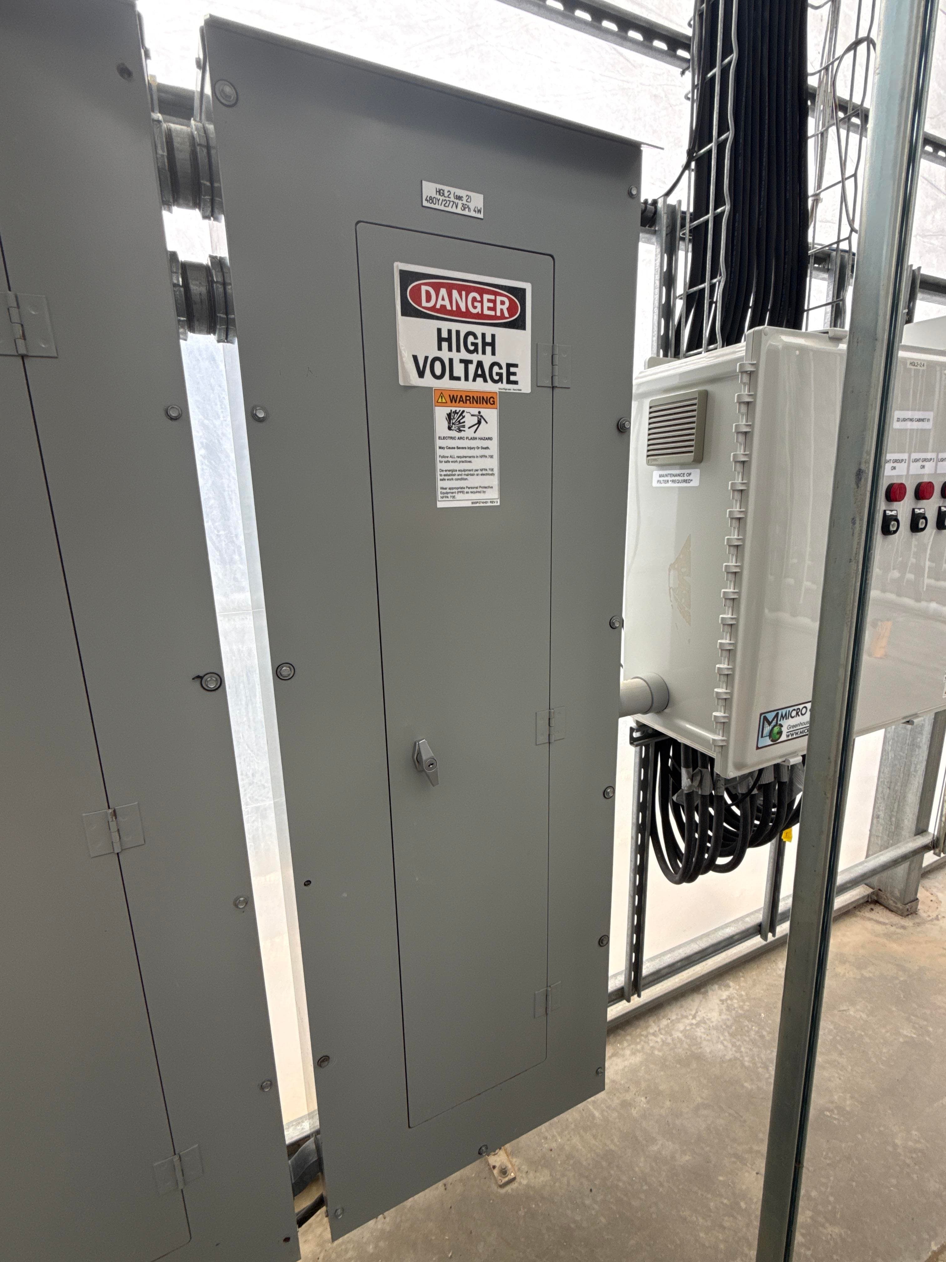 Eaton PRL2A 400A Panelboard 480Y/277V