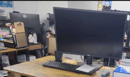 Computer Monitors (Lot of 16)