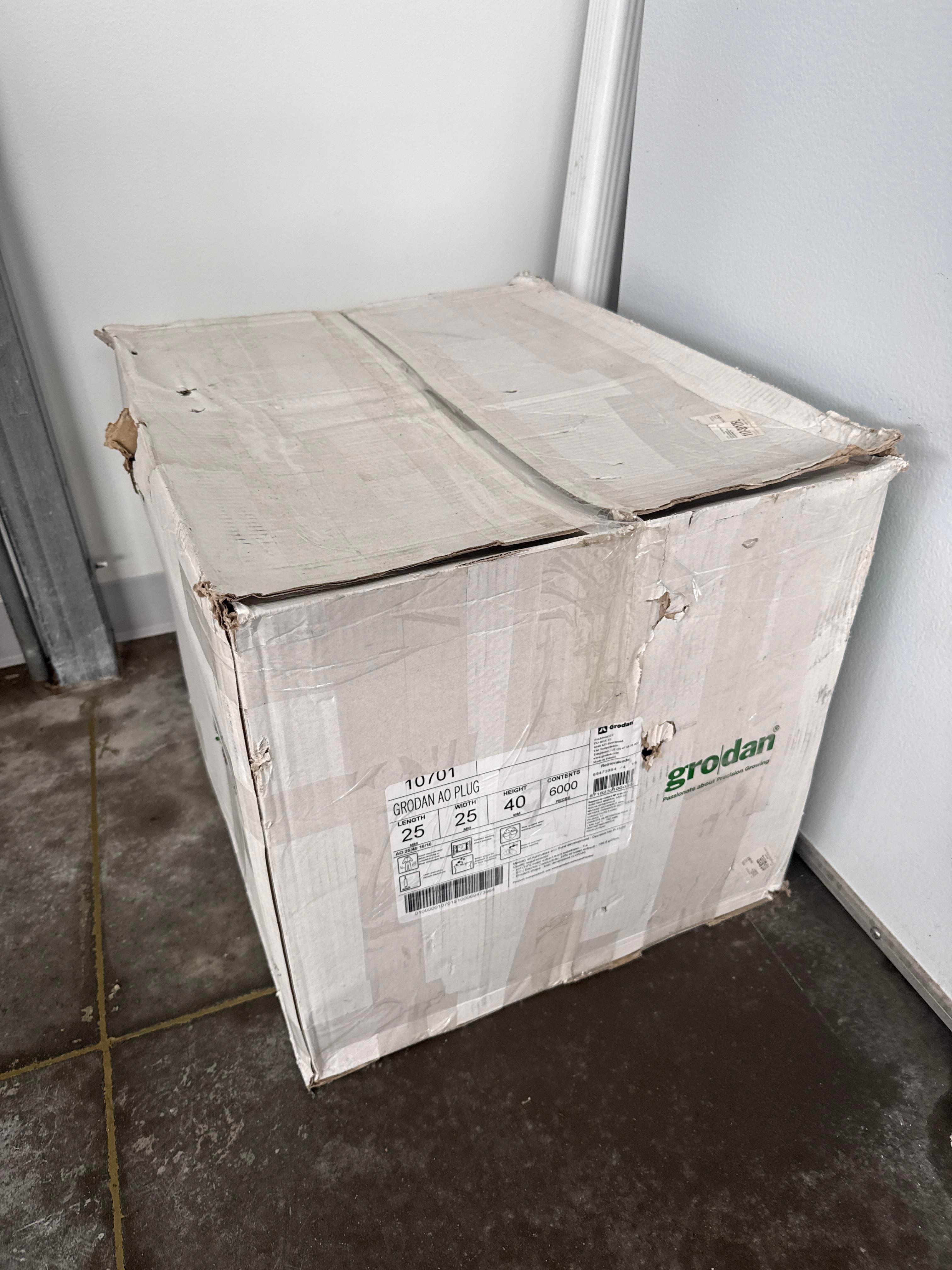 Grodan AO Plug Rockwool Grow Plugs Case 6000 Count Propagation Media