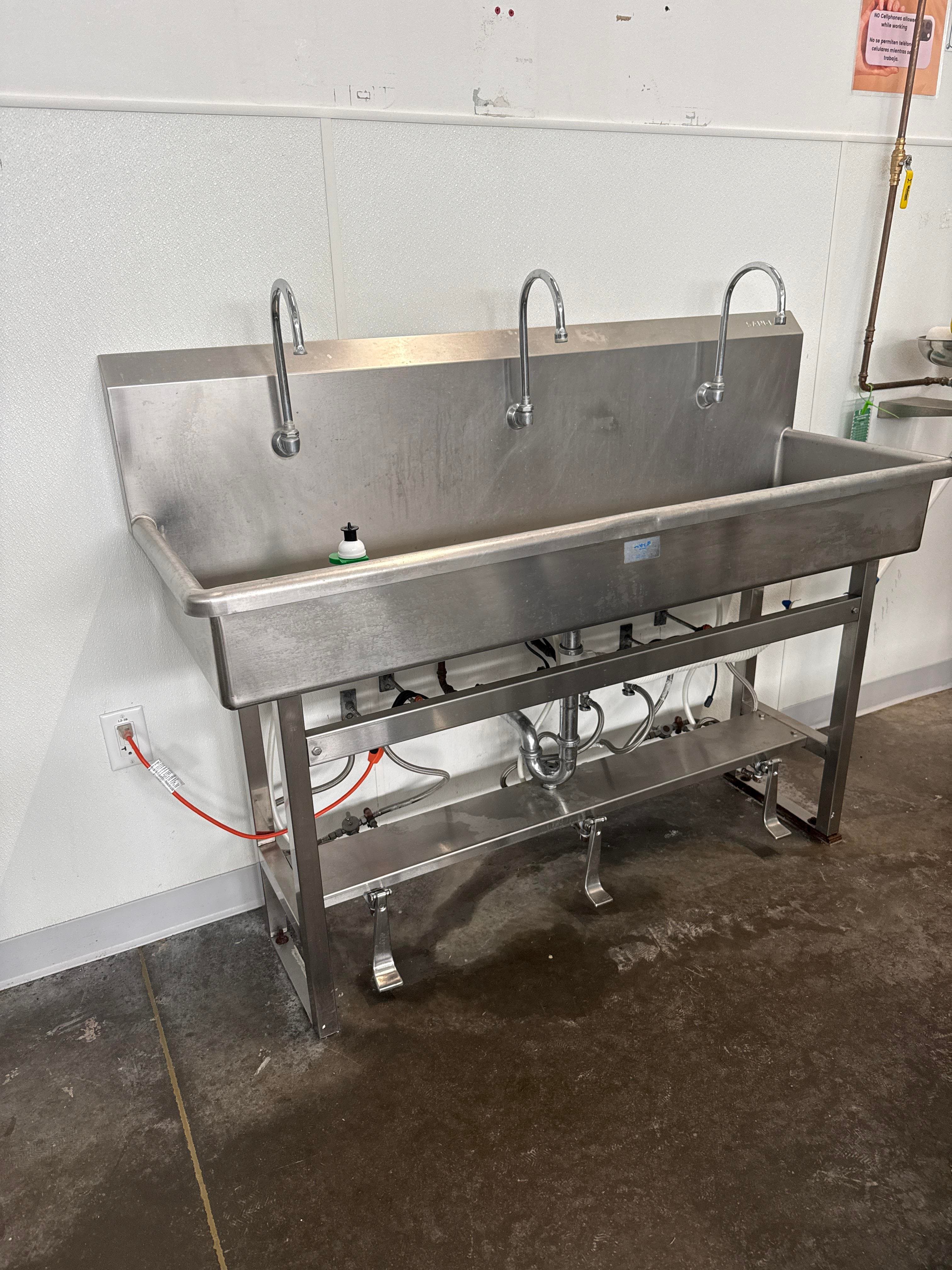 Stainless Steel 3 Station Commercial Wash Sink with Side Splash Faucet Set