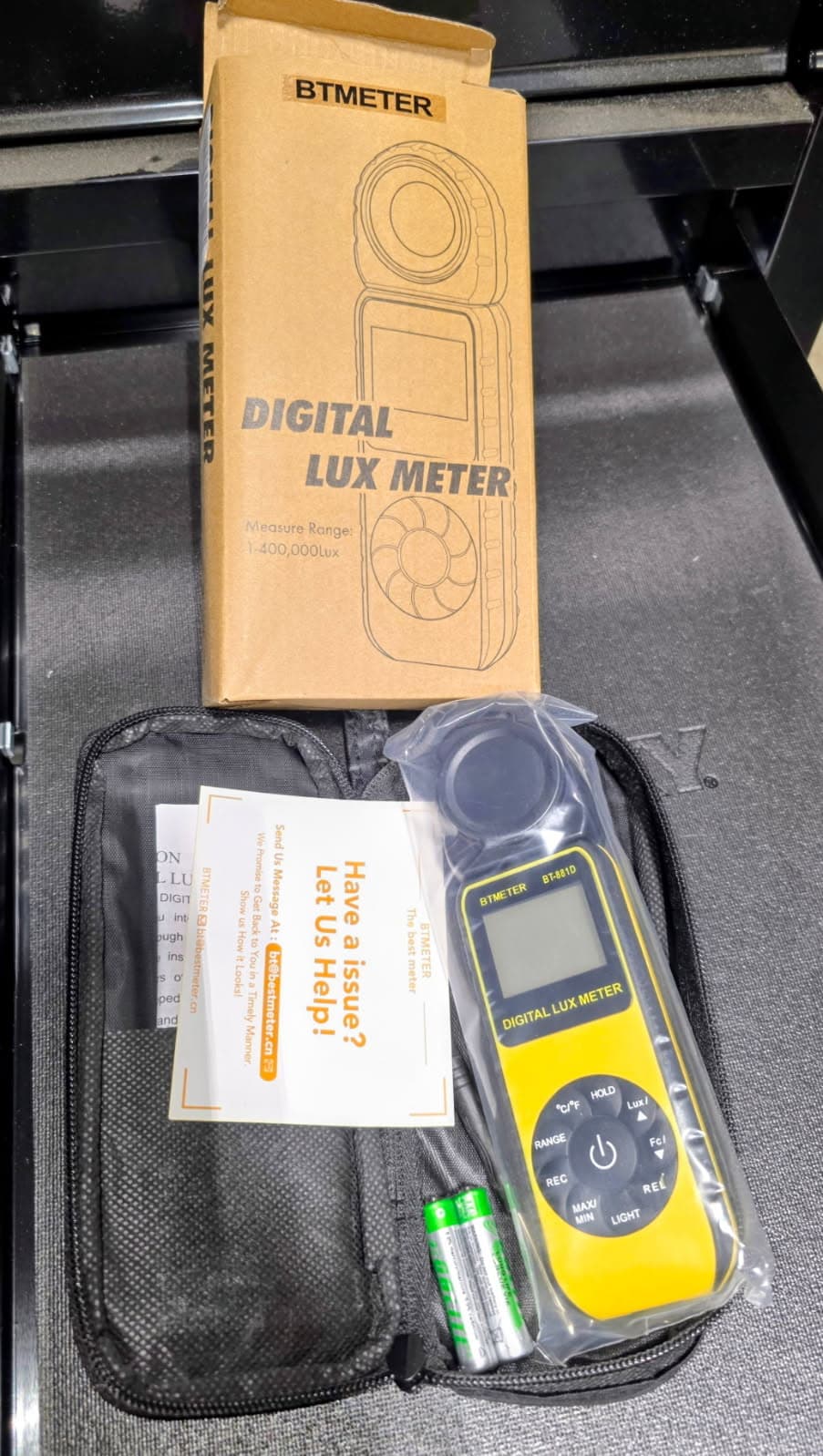 BTMETER BT-881D Digital Lux Meter (1-400,000 Lux) with Carrying Case - New