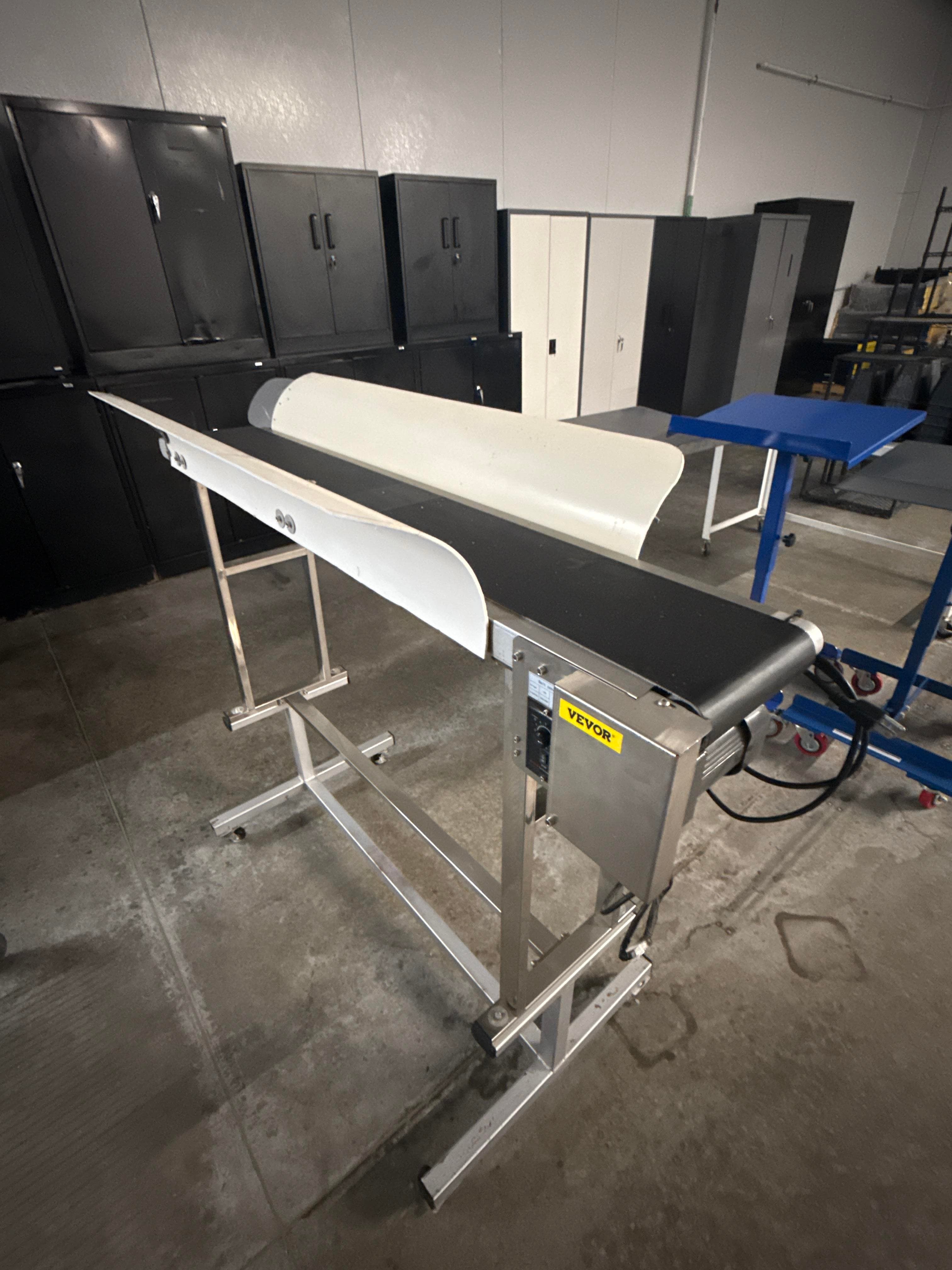VEVOR 110V Stainless Variable Speed Belt Conveyor with Guide Rails