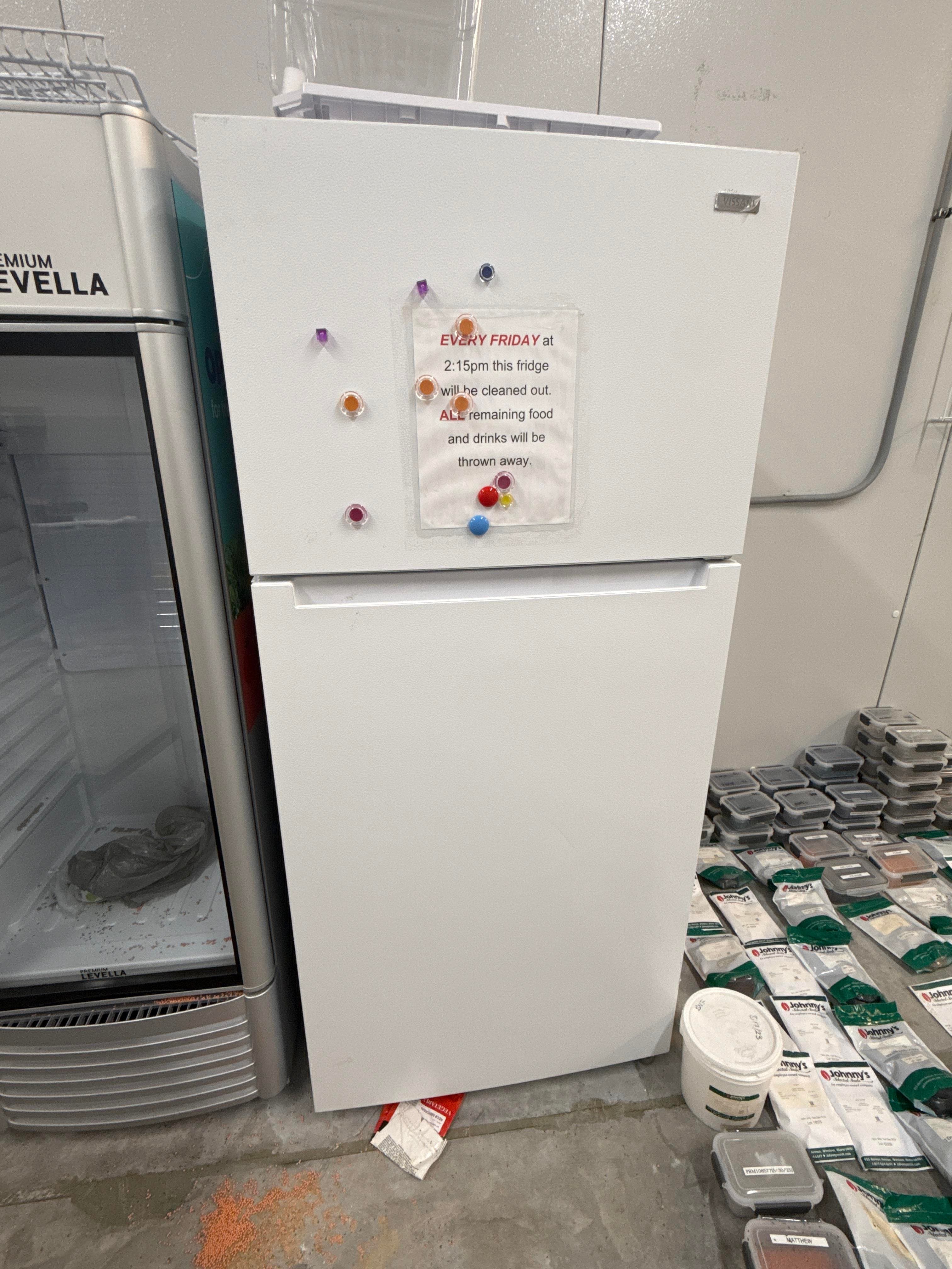 Vissani Top Freezer Refrigerator White Household Fridge